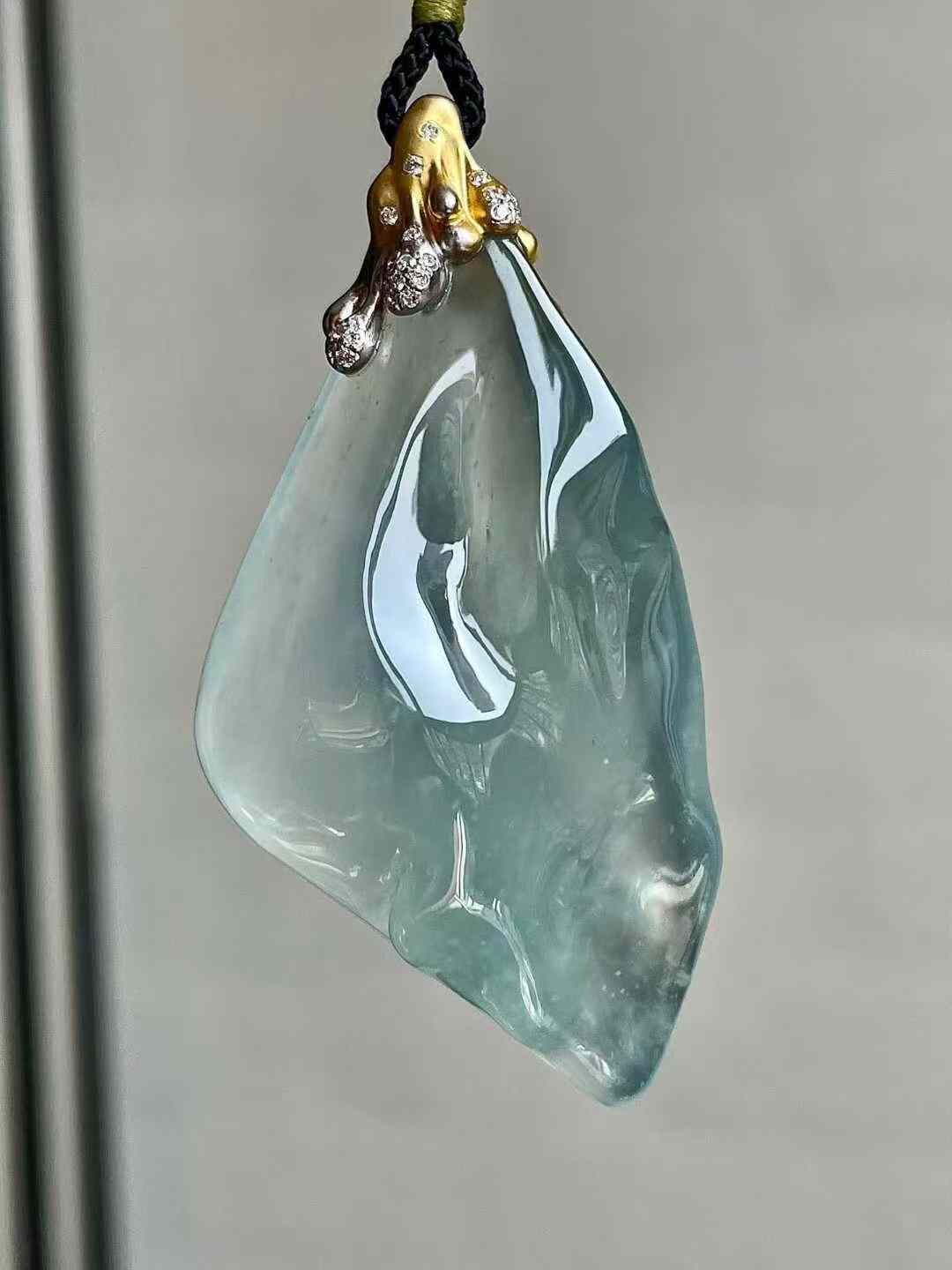 295552 翡翠高冰隨形吊墜