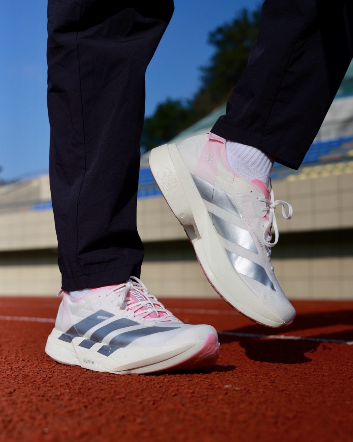 男鞋 ADIDAS ADIZERO ADIOS PRO 4 白粉 避震 輕盈 櫻花 運動 慢跑鞋【JQ4445】