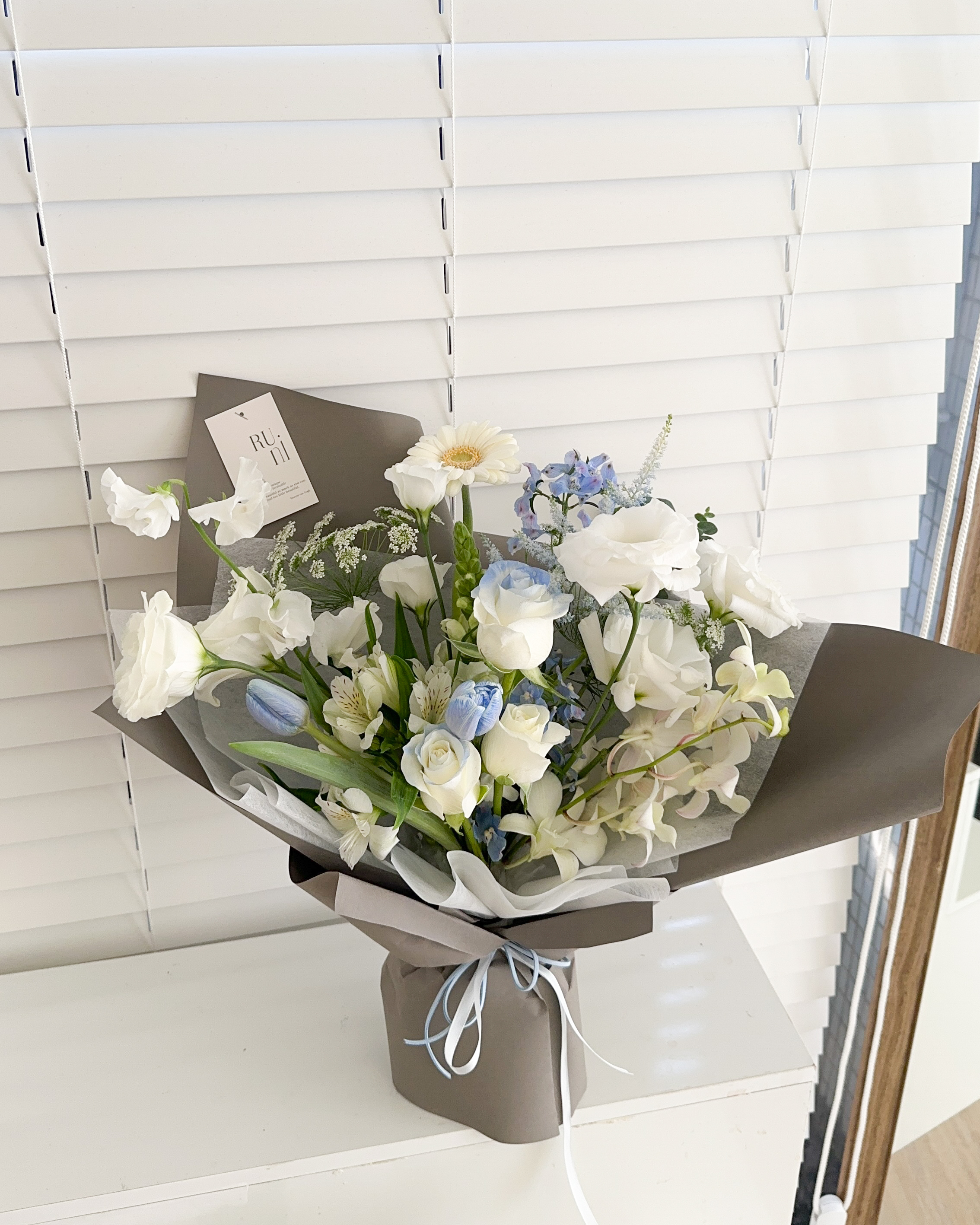 清晨極地-白藍色系綜合空氣感鮮花花束