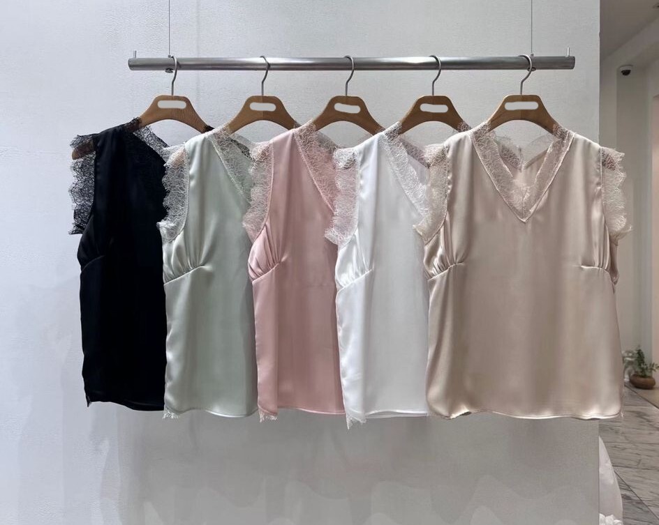 AG09 胸43長23前24後 $409 (一口價)