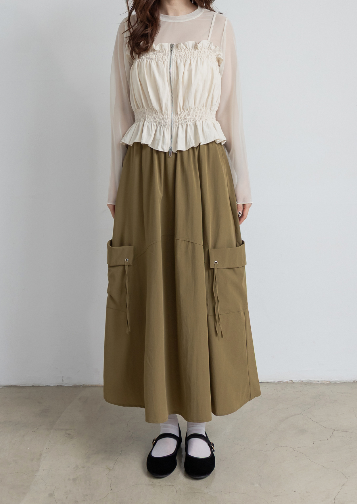 多口袋尼龍圓擺傘裙