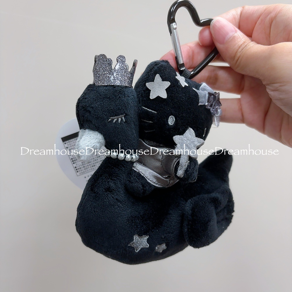 日本限定 三麗鷗 凱蒂貓 HelloKitty 天鵝造型 黑天鵝 黑天使 愛心釦吊飾 娃娃吊飾 掛飾 玩偶