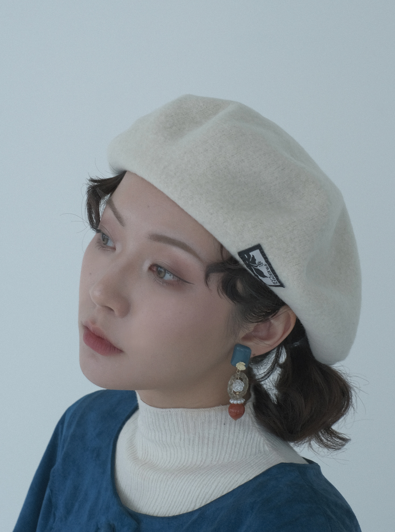 女款羊毛貝雷帽 側面配戴 修飾臉型效果