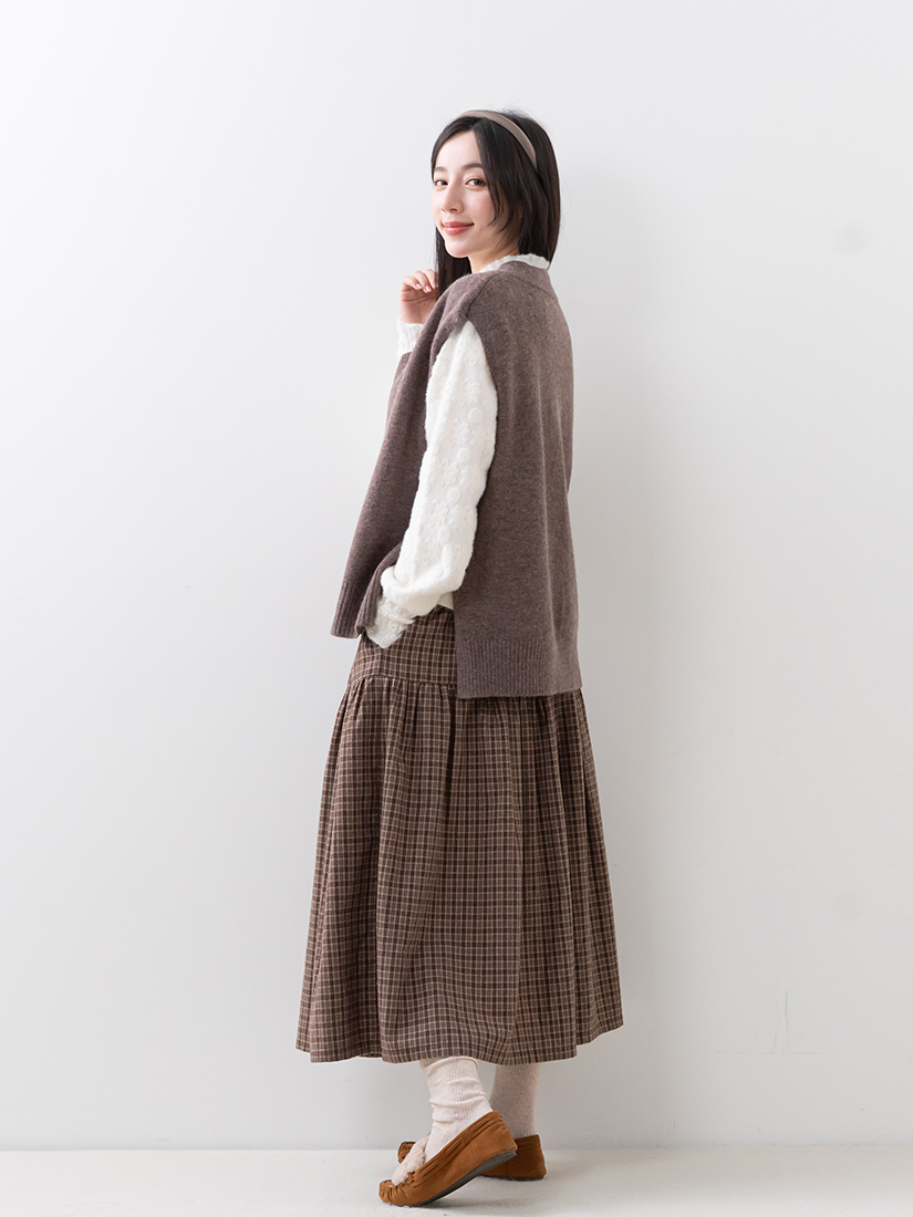 蕾絲珍珠上衣V領針織背心輕磨毛八分長裙