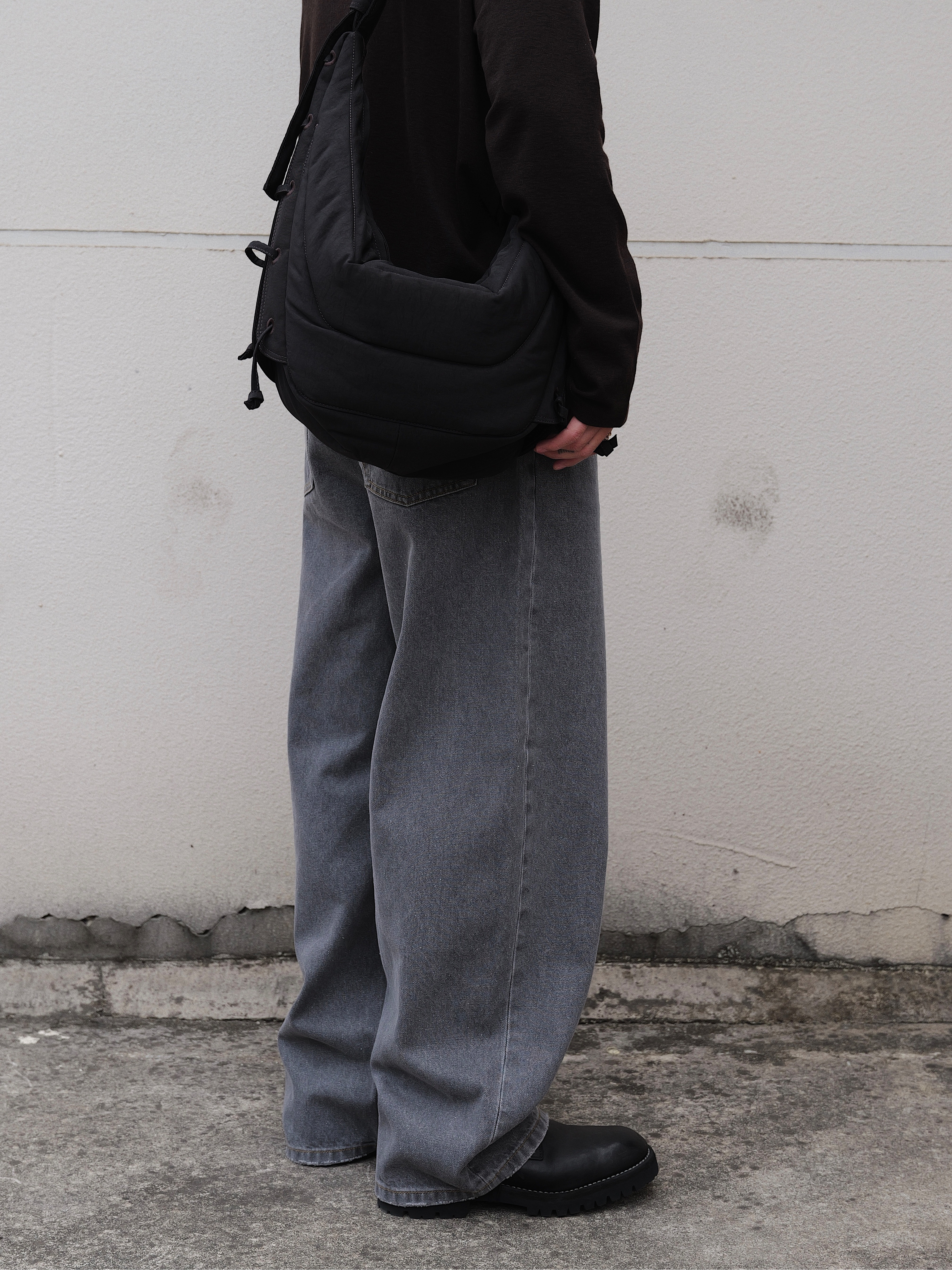 Unbent 26 S/S 水洗灰直筒牛仔褲