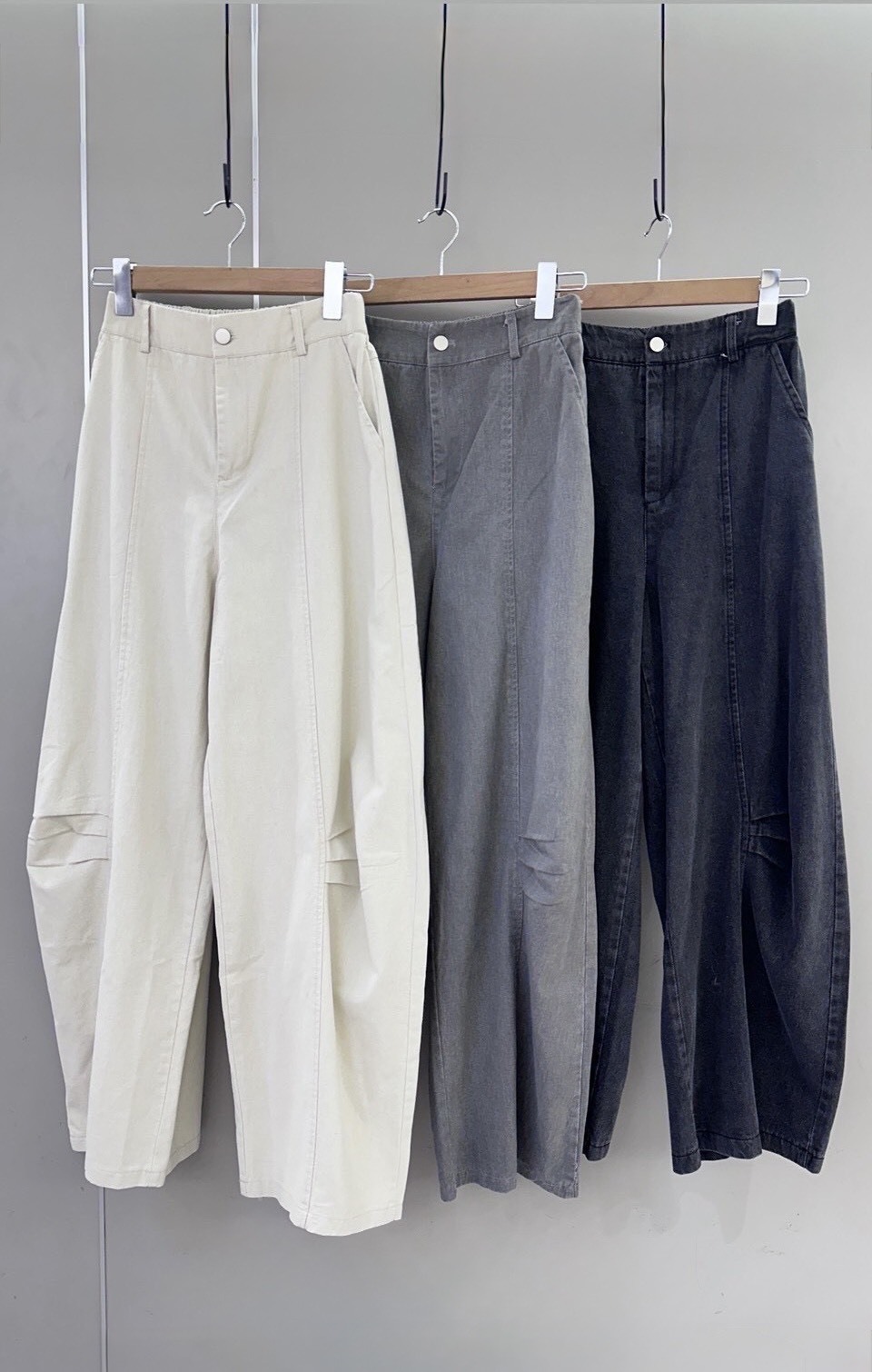 B1652-洗水單釦抓皺彎刀褲