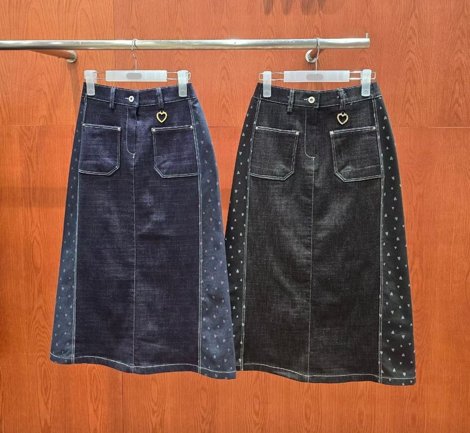 IL06 S:腰 25-31 HIP 36-42 長32  / M:腰 26-32 HIP 37-43長32.5 / L:腰 27-33HIP 48-44長 33$369 (一口價)