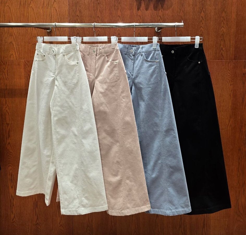 IL07 S:腰 24-30 HIP 38-47 長40 / M:腰 25-31 HIP39-48 長 40.5/ L:腰 26-33HIP 40-49長41 $379 (一口價)