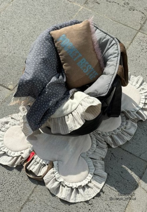 COZY-N 水洗棕小枕頭