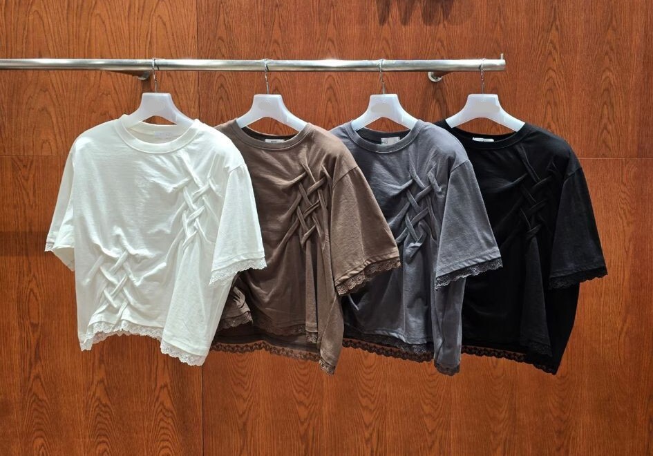 IL09 胸 42-52 長18.5 $359 (一口價)