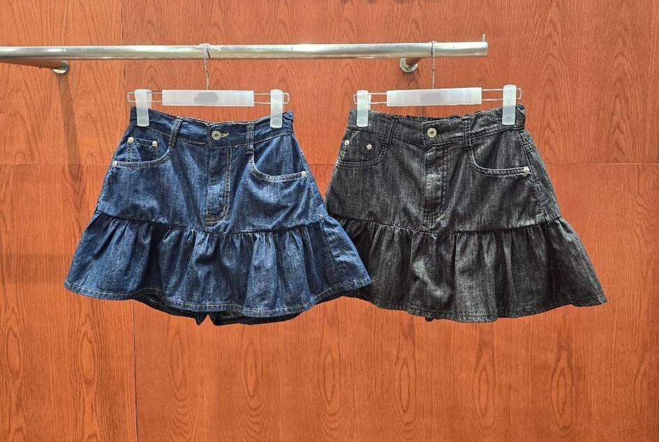 IL11 S:腰 24-31 HIP 41 長14 / M:腰 25-32 HIP 42長14.5 / L:腰 26-33HIP 43長15 $369 (一口價)