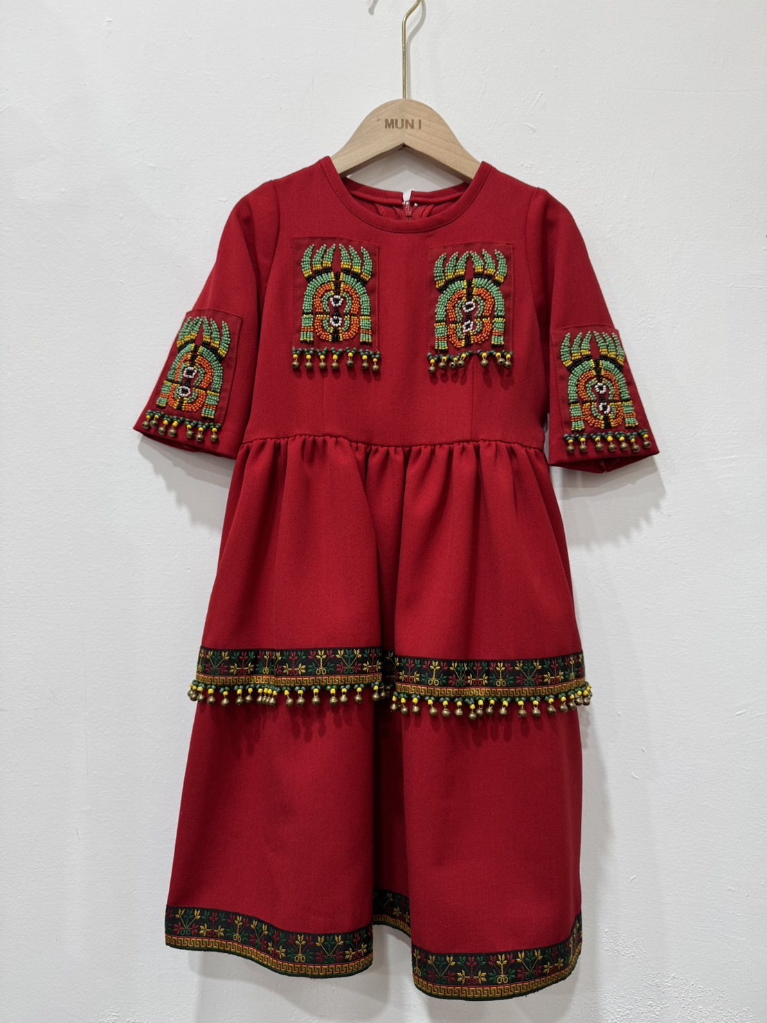 No.1女童珠繡圖騰洋裝