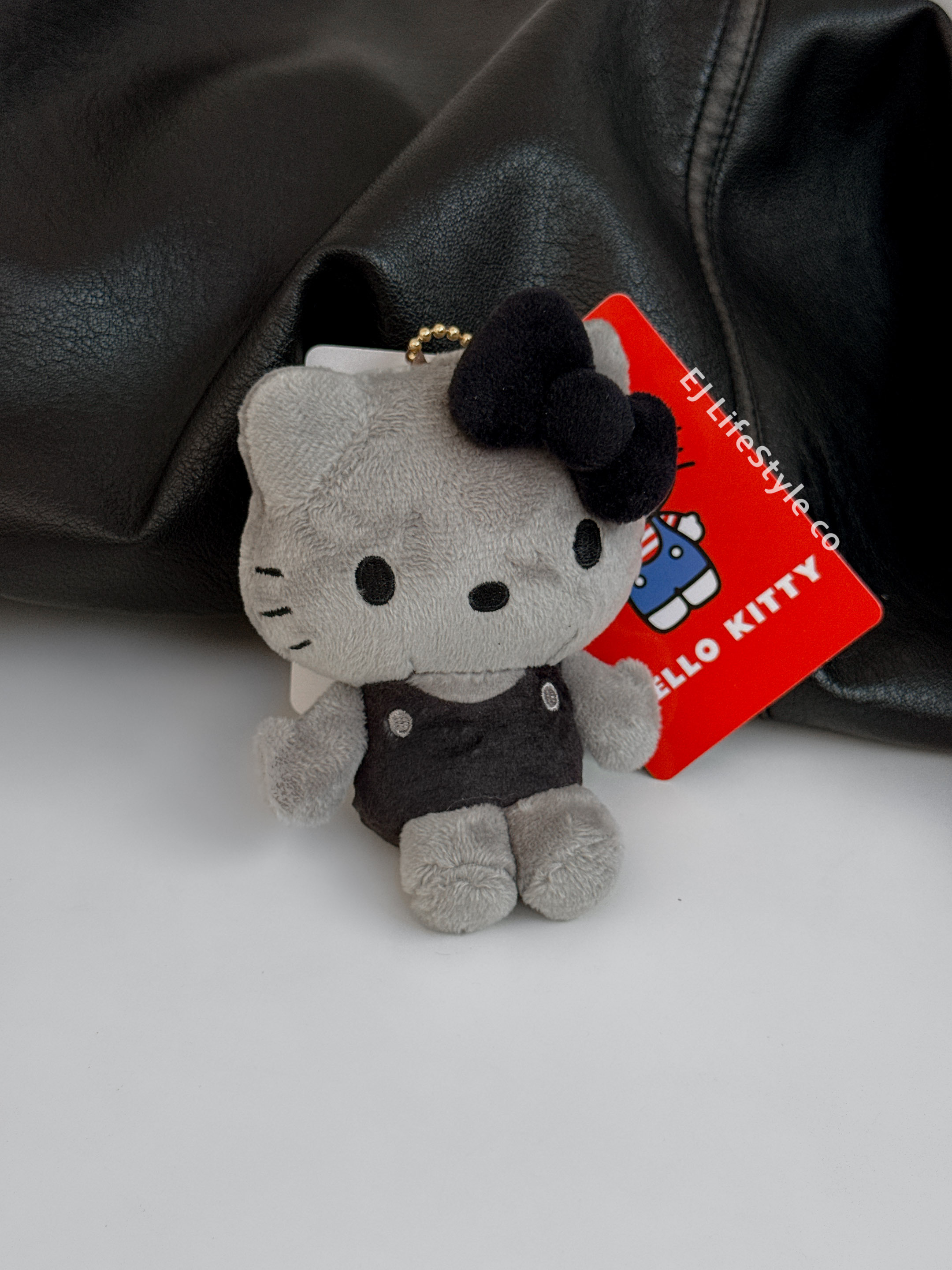 🇯🇵 SANRIO 三麗鷗家族 HELLO KITTY KITTY貓 凱蒂貓 黑灰系列 吊飾 鑰匙圈 / 現貨