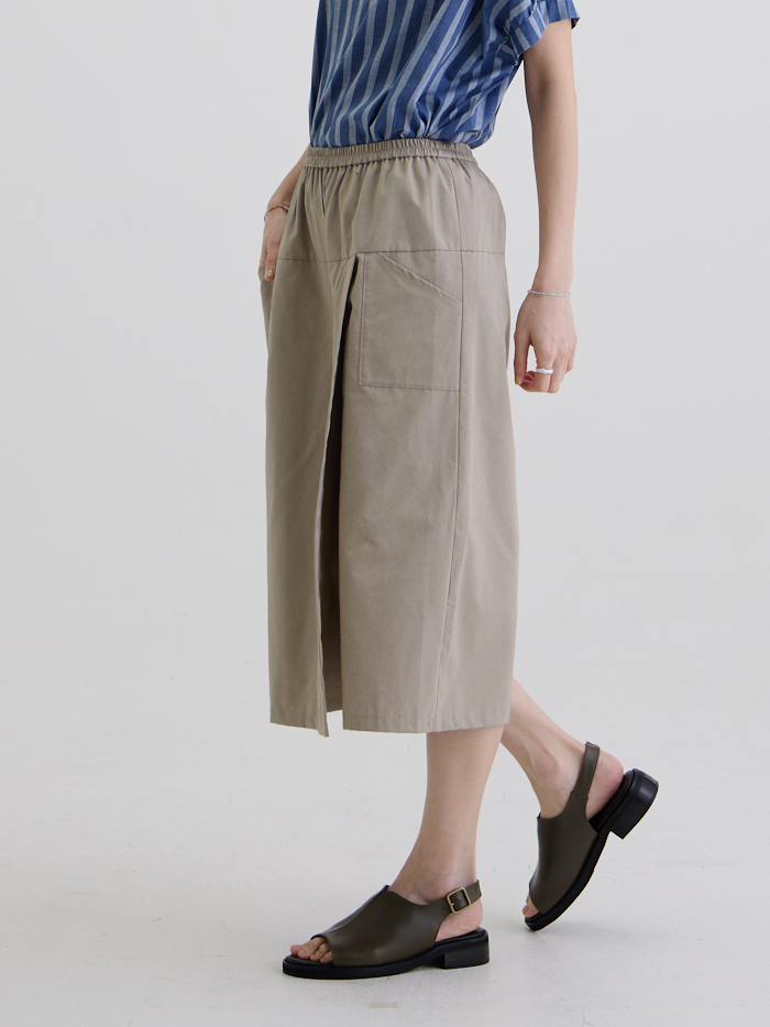 星期三的散步褲裙-卡其