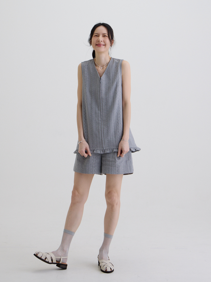 晨霧緹花奶油背心-鉛石