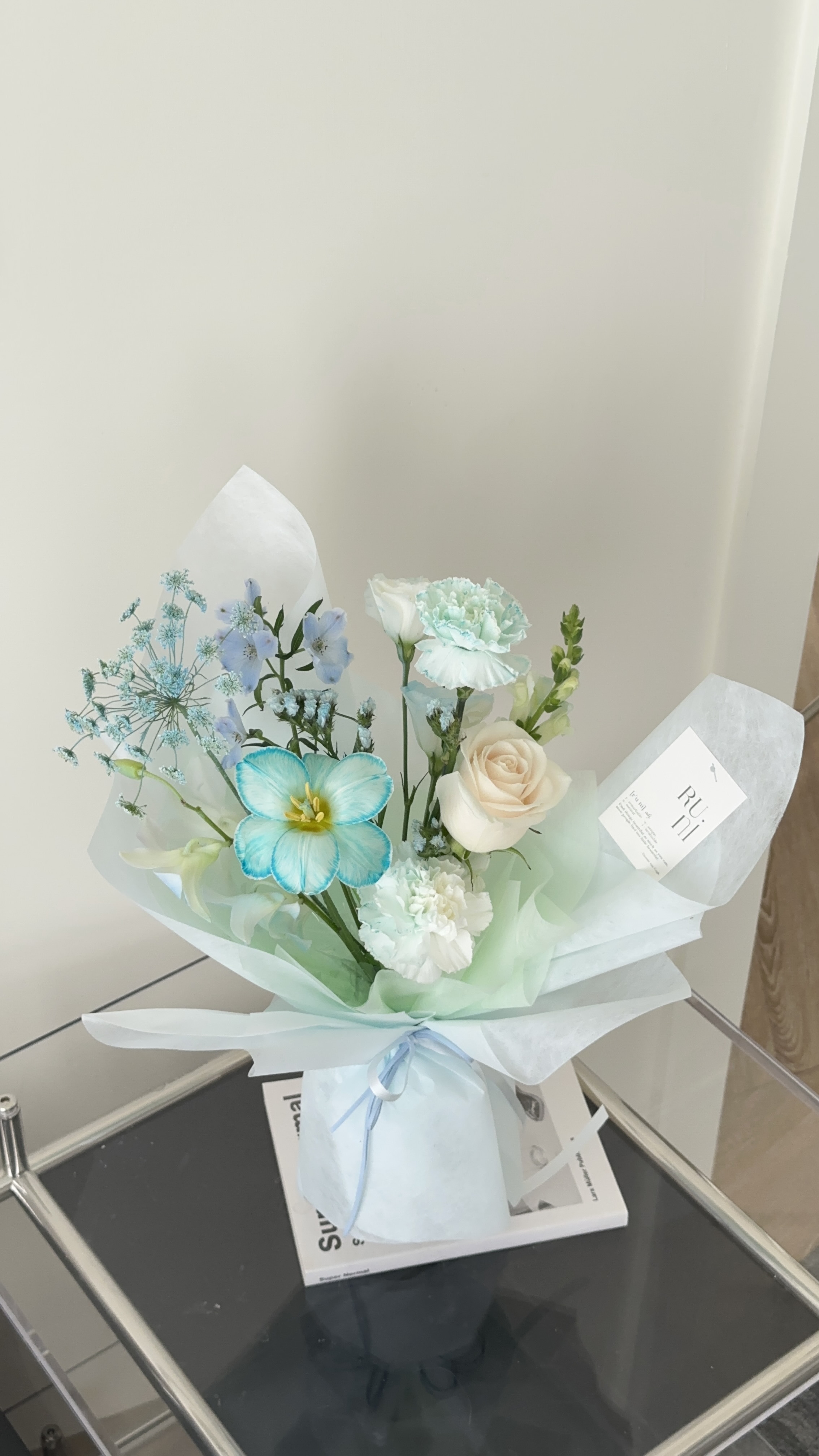 希波克里 -薄荷藍白色系綜合鮮花花束