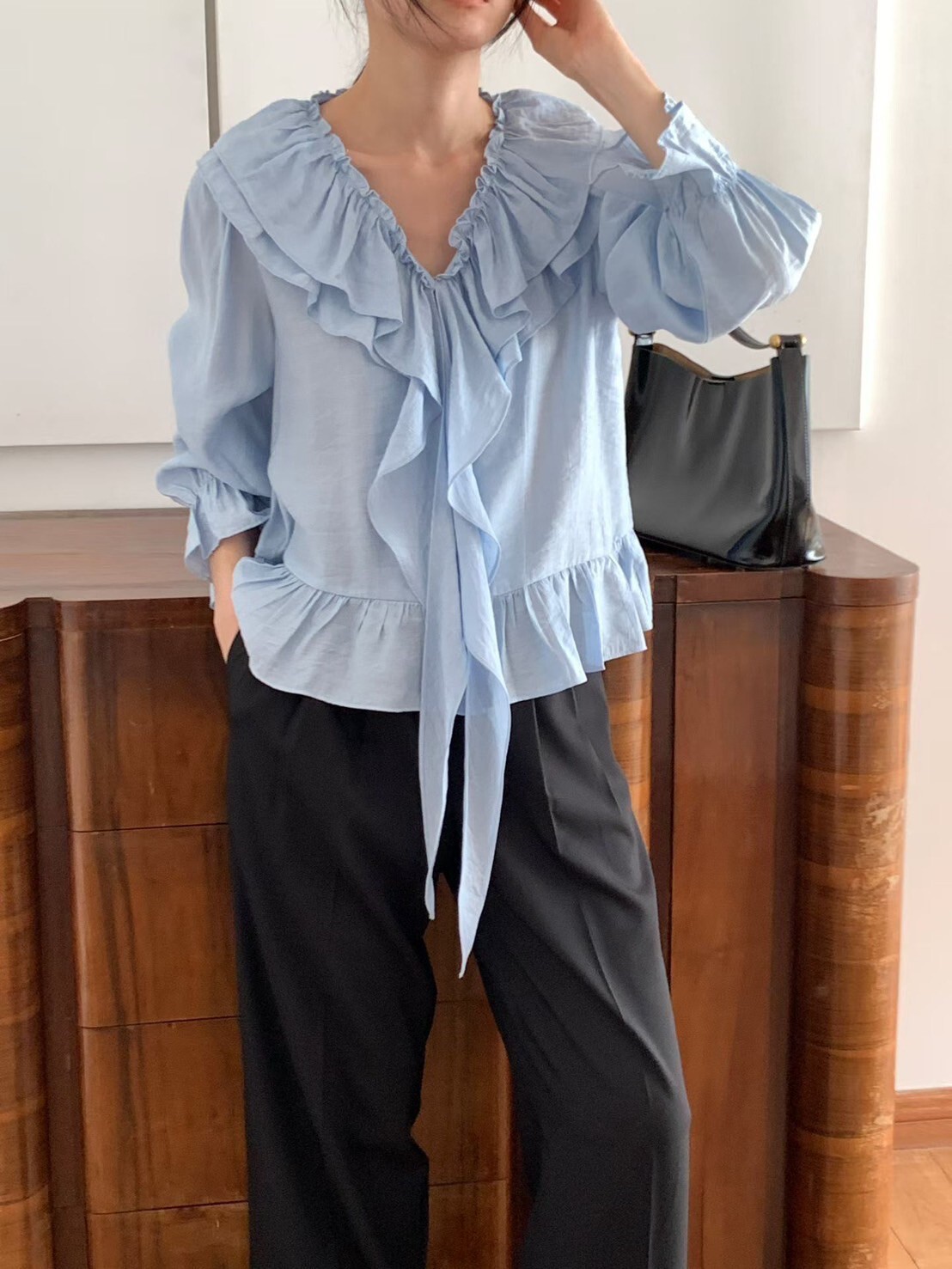 浪漫感雙層荷葉滾邊織帶V領上衣 / 3色