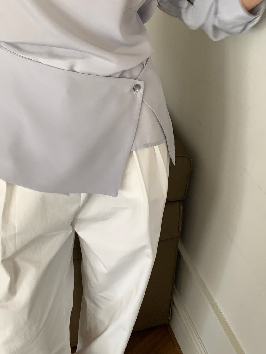 獨特感下擺單釦一片裙造型圓領上衣 / 2色