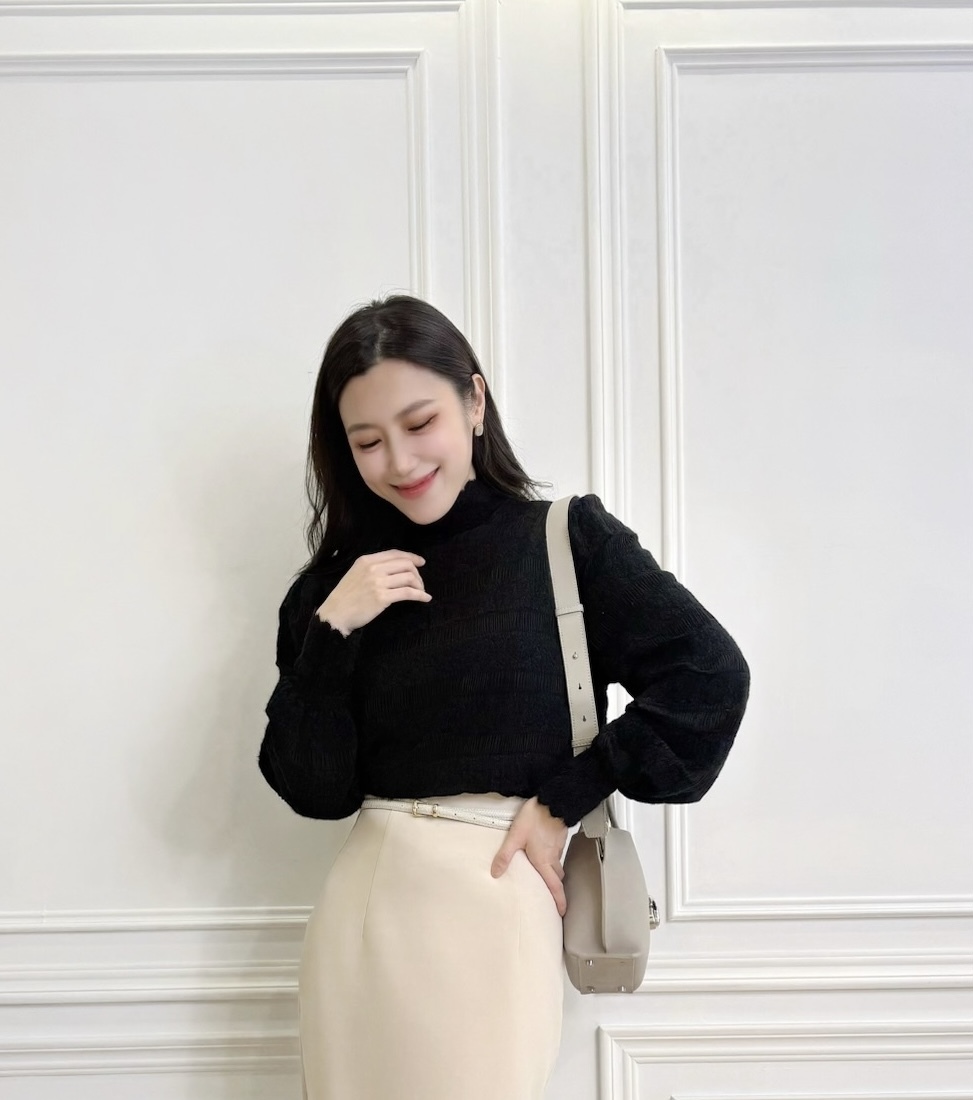 立領玫瑰蕾絲上衣