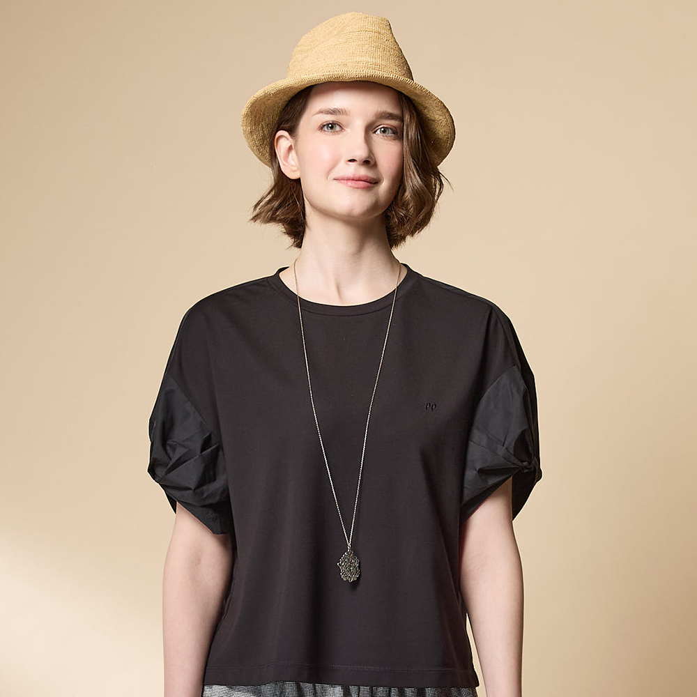 PIPPY 素面圓領微落肩優雅公主袖上衣  黑
