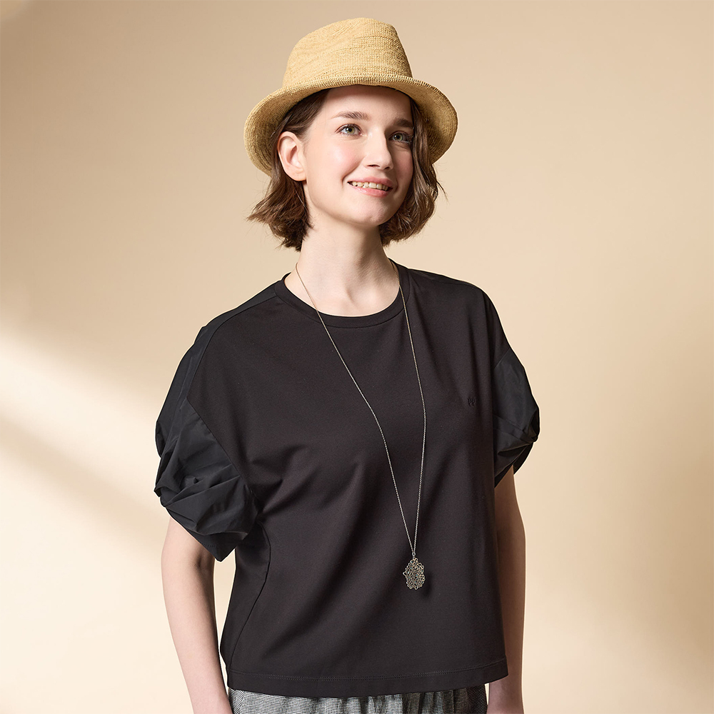 PIPPY 素面圓領微落肩優雅公主袖上衣  黑