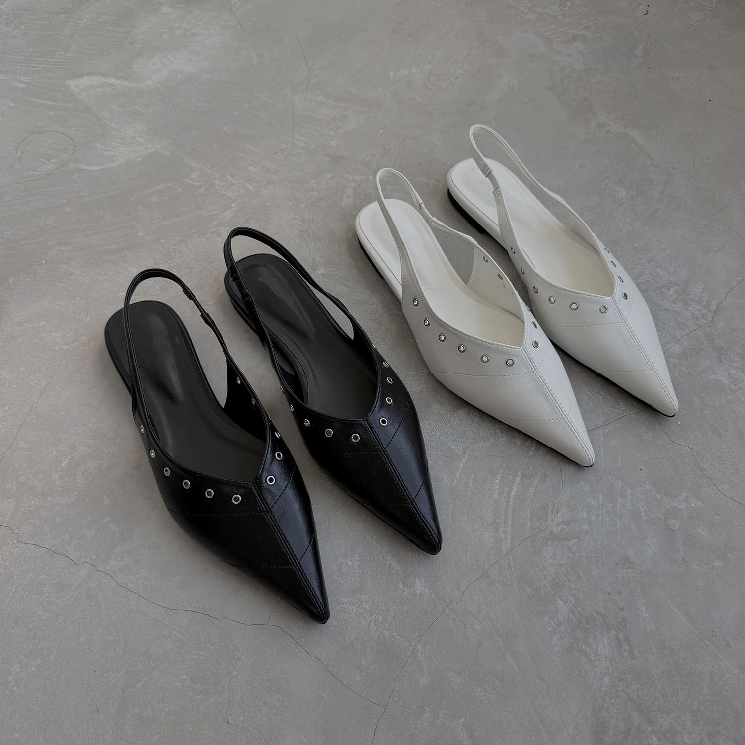 F3012 鉚釘尖頭平底鞋 / 2 colors