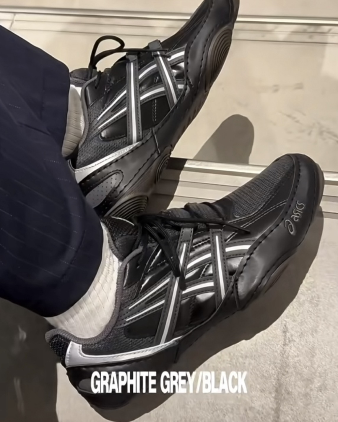 【預購】ASICS HYPERSYNC 黑銀 1203A879021