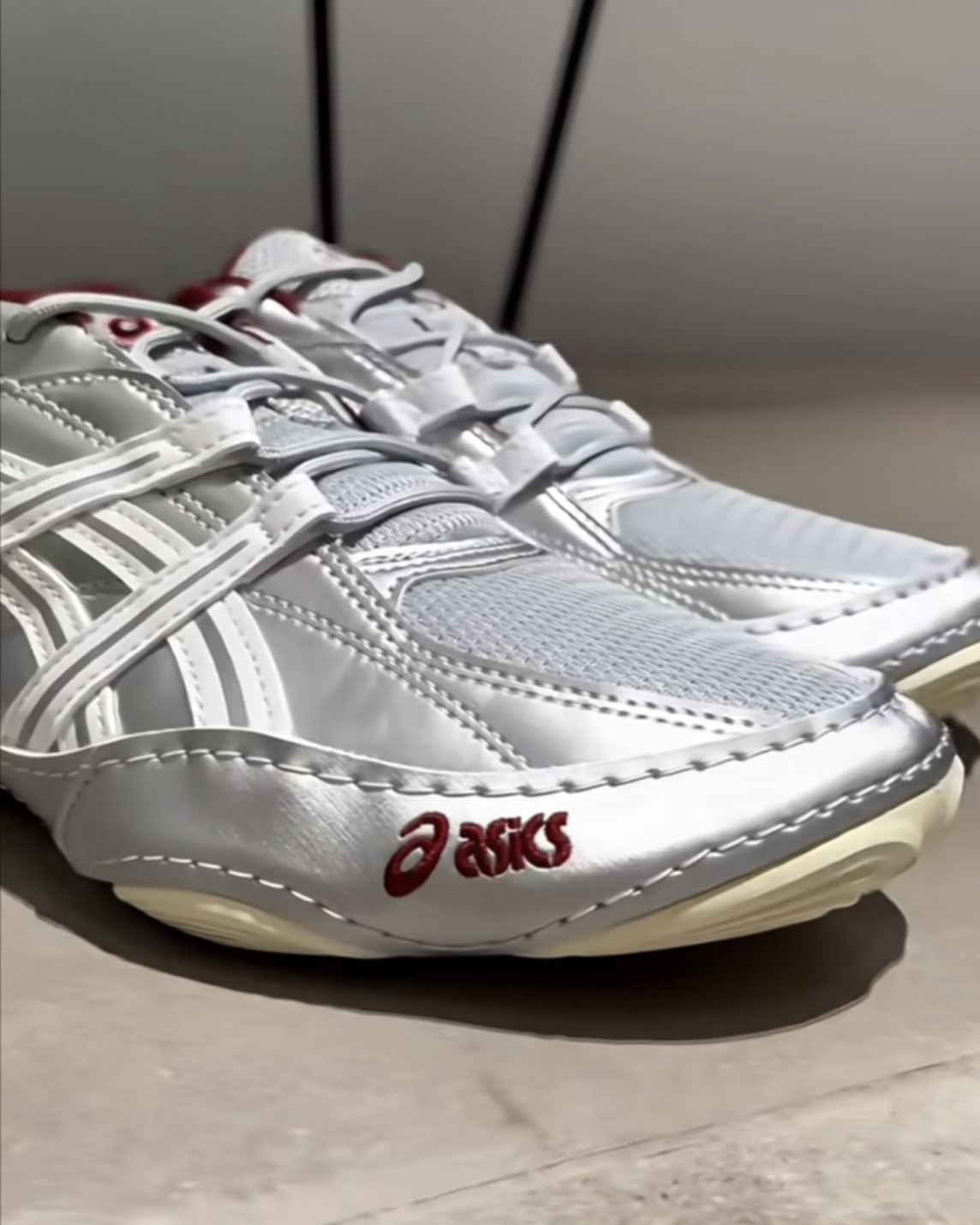 【預購】ASICS HYPERSYNC 復古銀紅 1203A879020