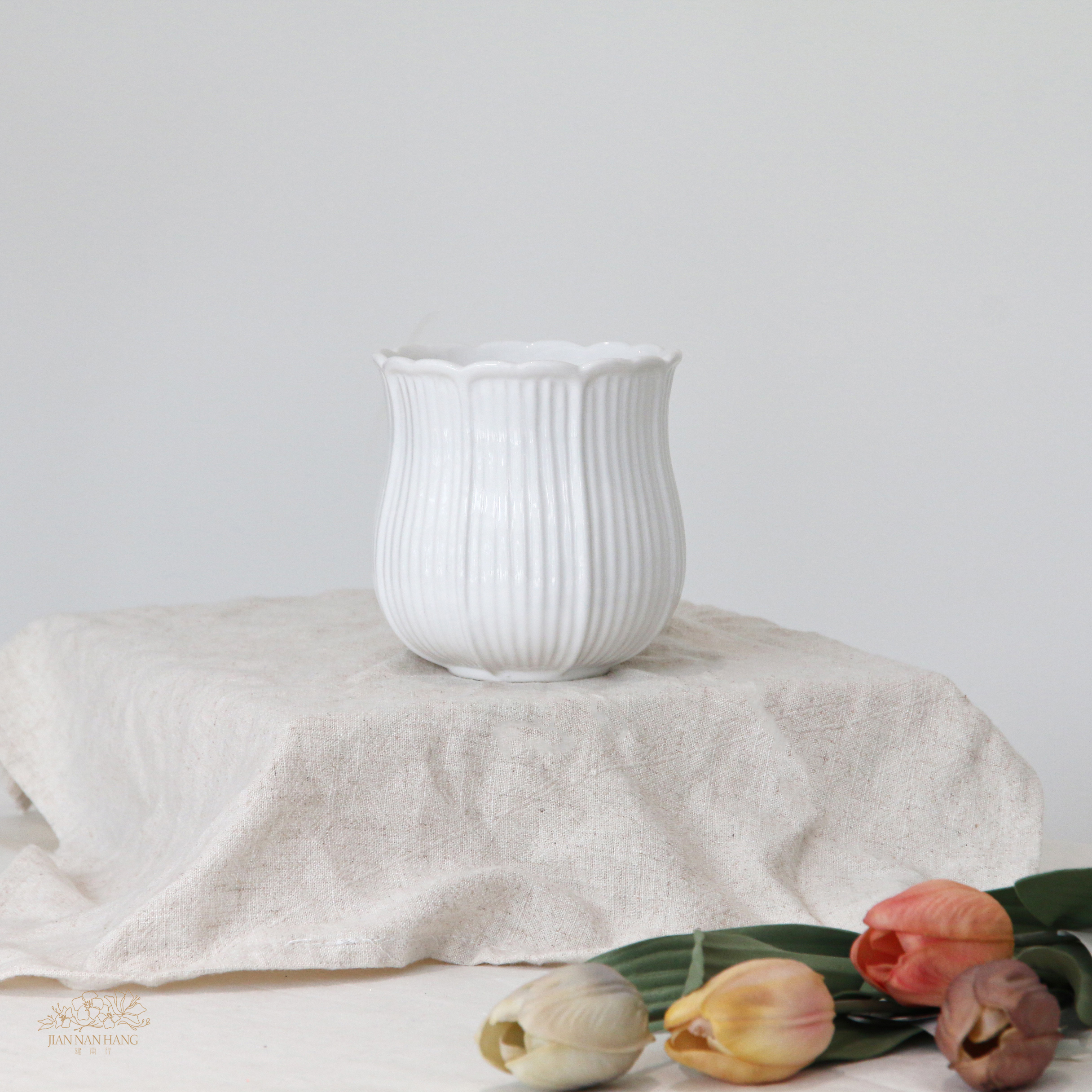 陶瓷花器 鬱金香造型 白 小