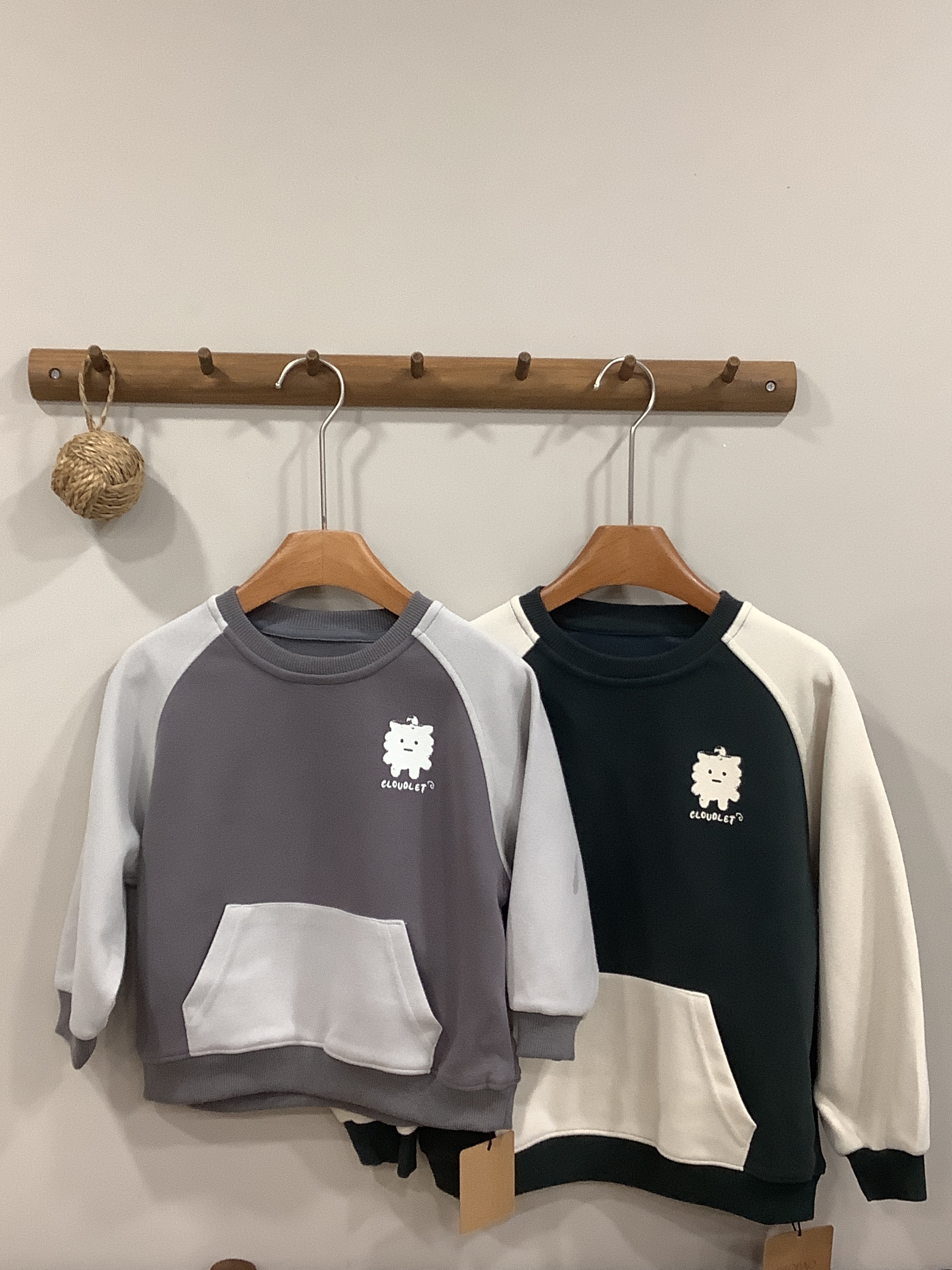 A04359 拼色大學T