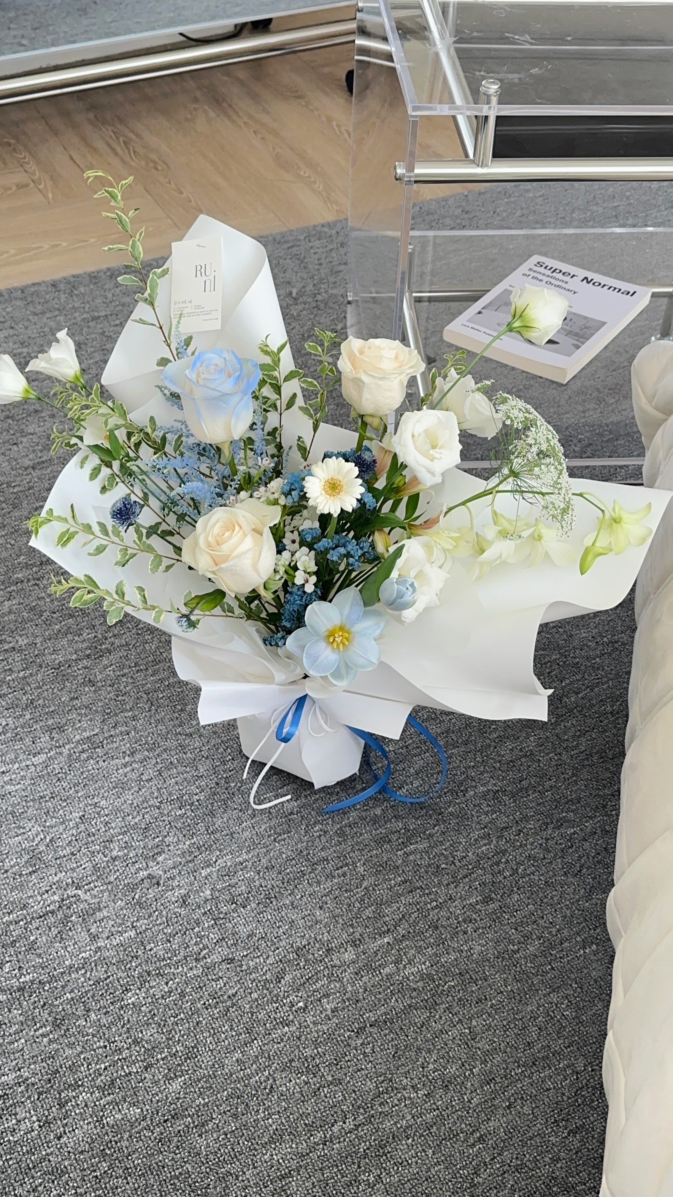 星流光跡 -白藍色系進口玫瑰綜合鮮花花束