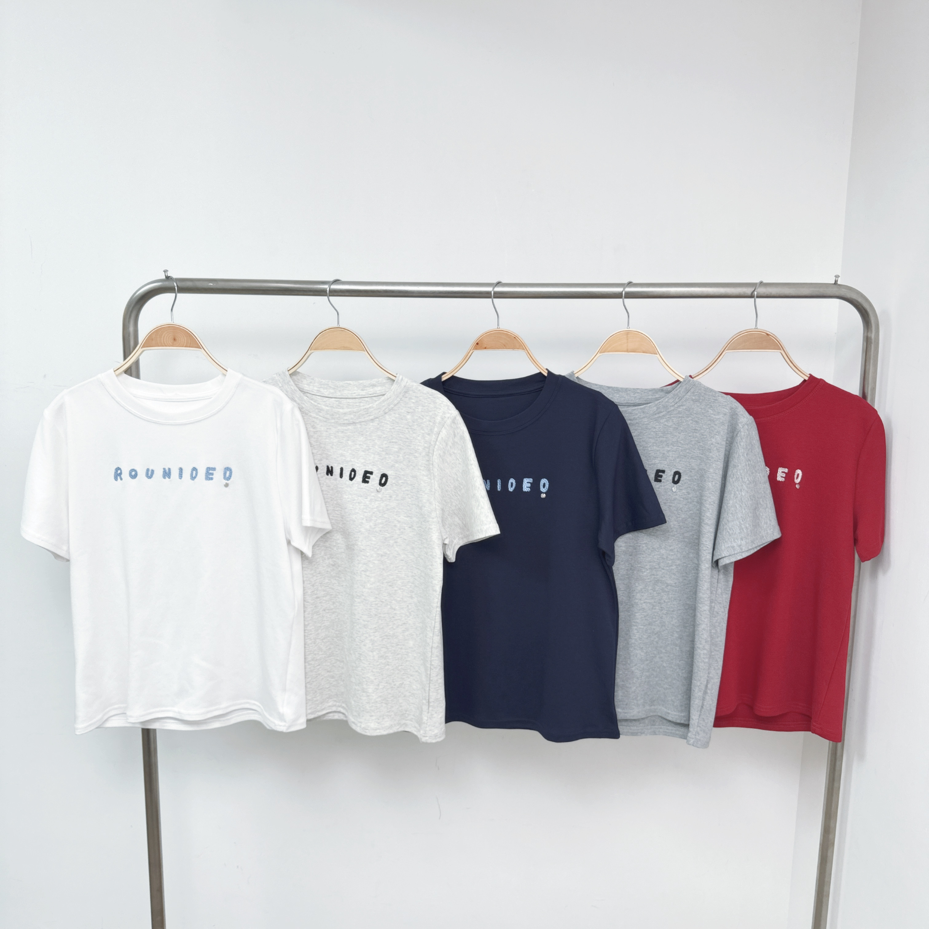 ⭐️⭐️【預訂】小圓牌吊飾刺繡字母棉TEE (K7-K11)