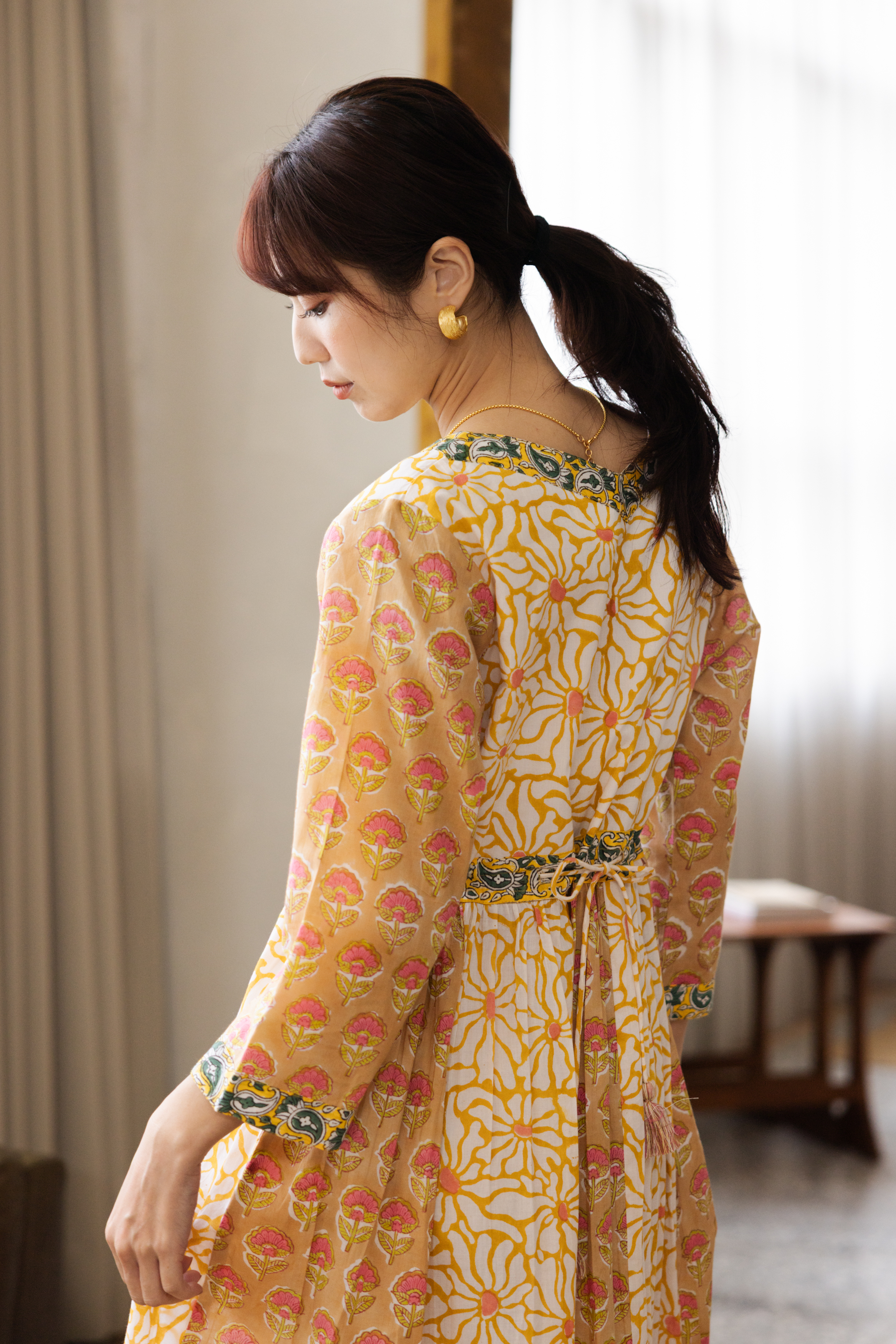 前後v後綁帶七分袖長洋裝_黃