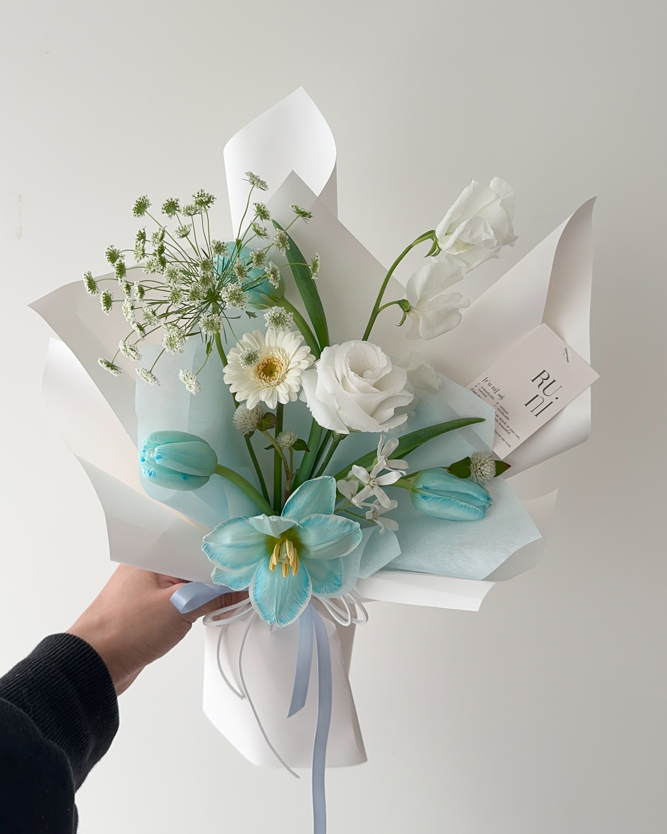 蒂提斯藍 -薄荷藍白色系鬱金香綜合鮮花花束