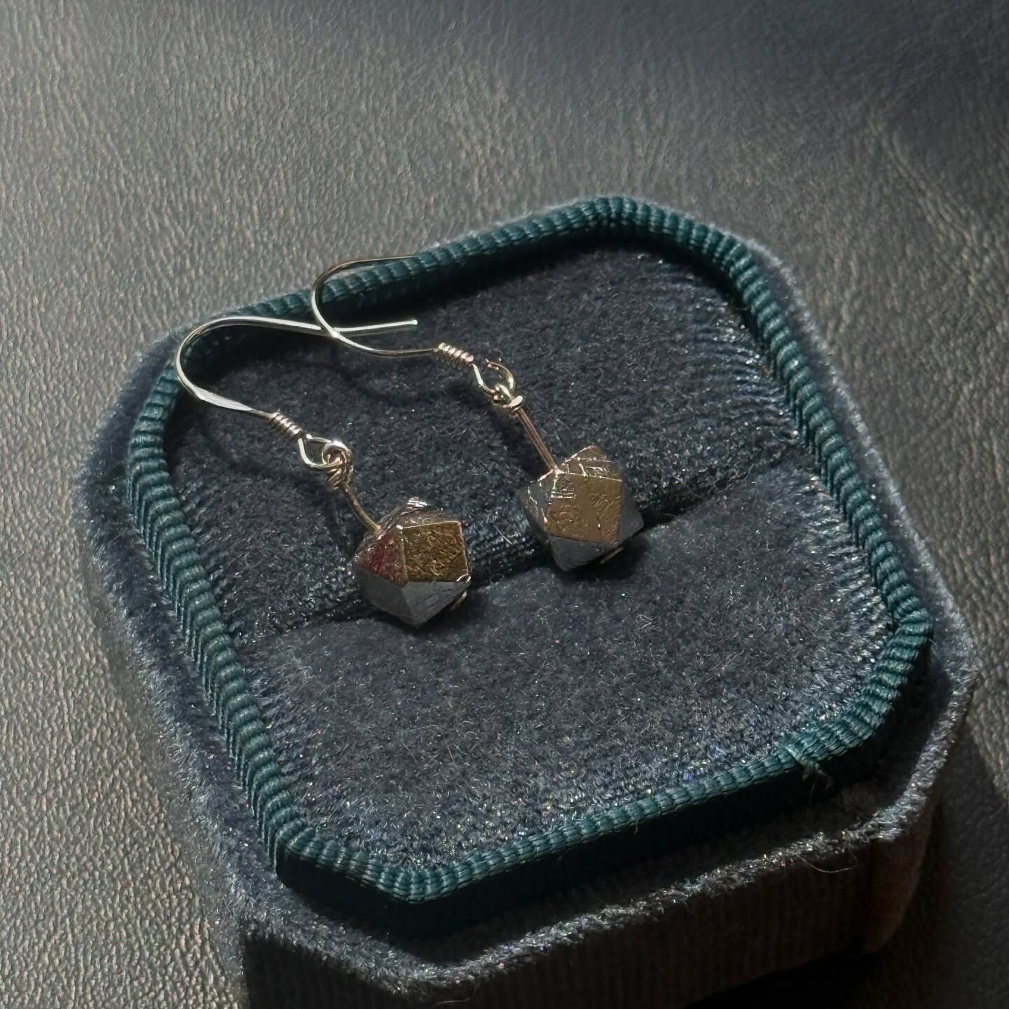 [原石] 鐵隕石 / 天鐵 925銀耳環 勾式耳環