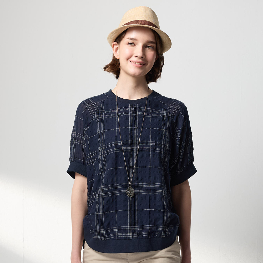 PIPPY 典雅格紋落肩圓領5分袖上衣