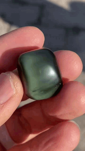 2976 和田玉黑青貓眼原籽