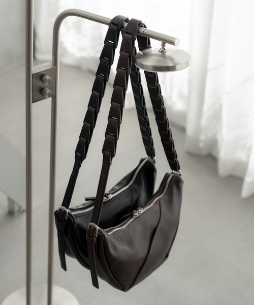 <全新2.0> 2026 SINSS 2Way Slit 半月包 斜背包 肩背包 兩色