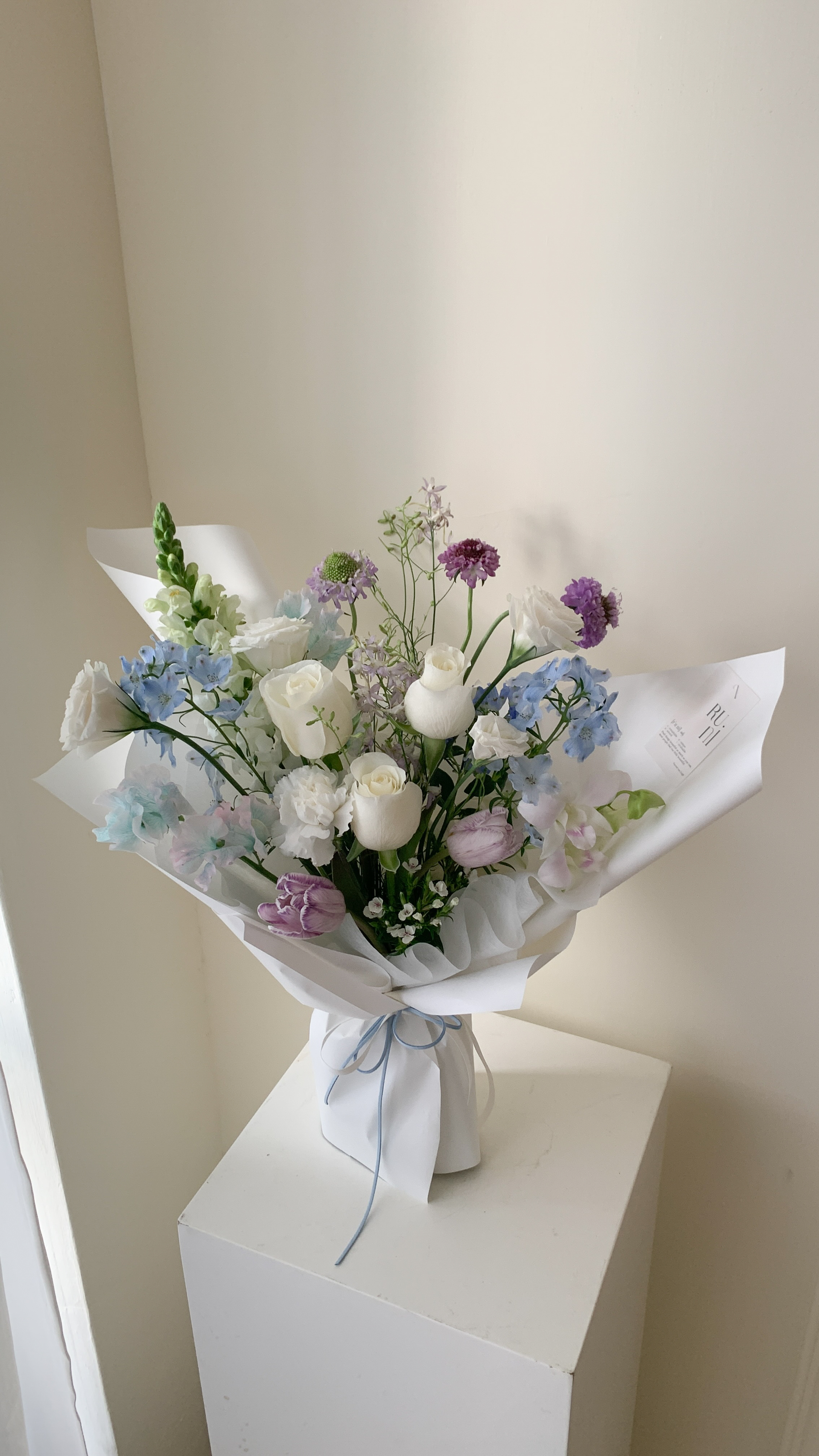 紫霧幻藍-白藍紫色系進口玫瑰綜合鮮花花束