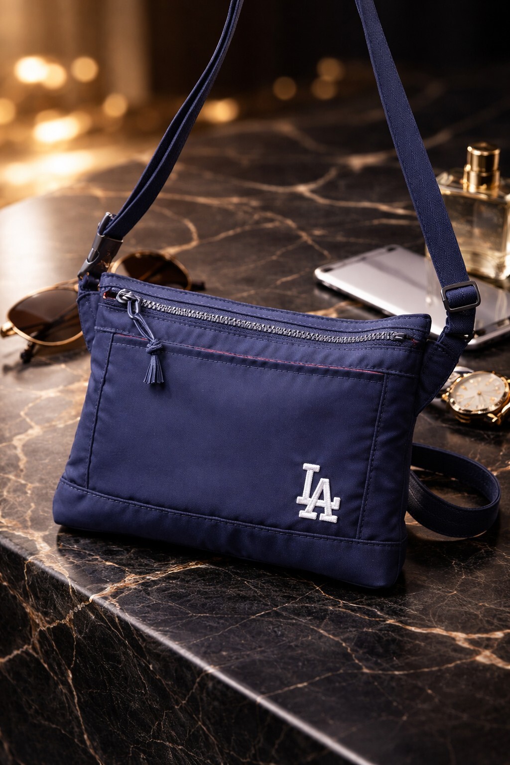 【預購】J0302605 MLB 斜咩包 LA-HBD14 藍色