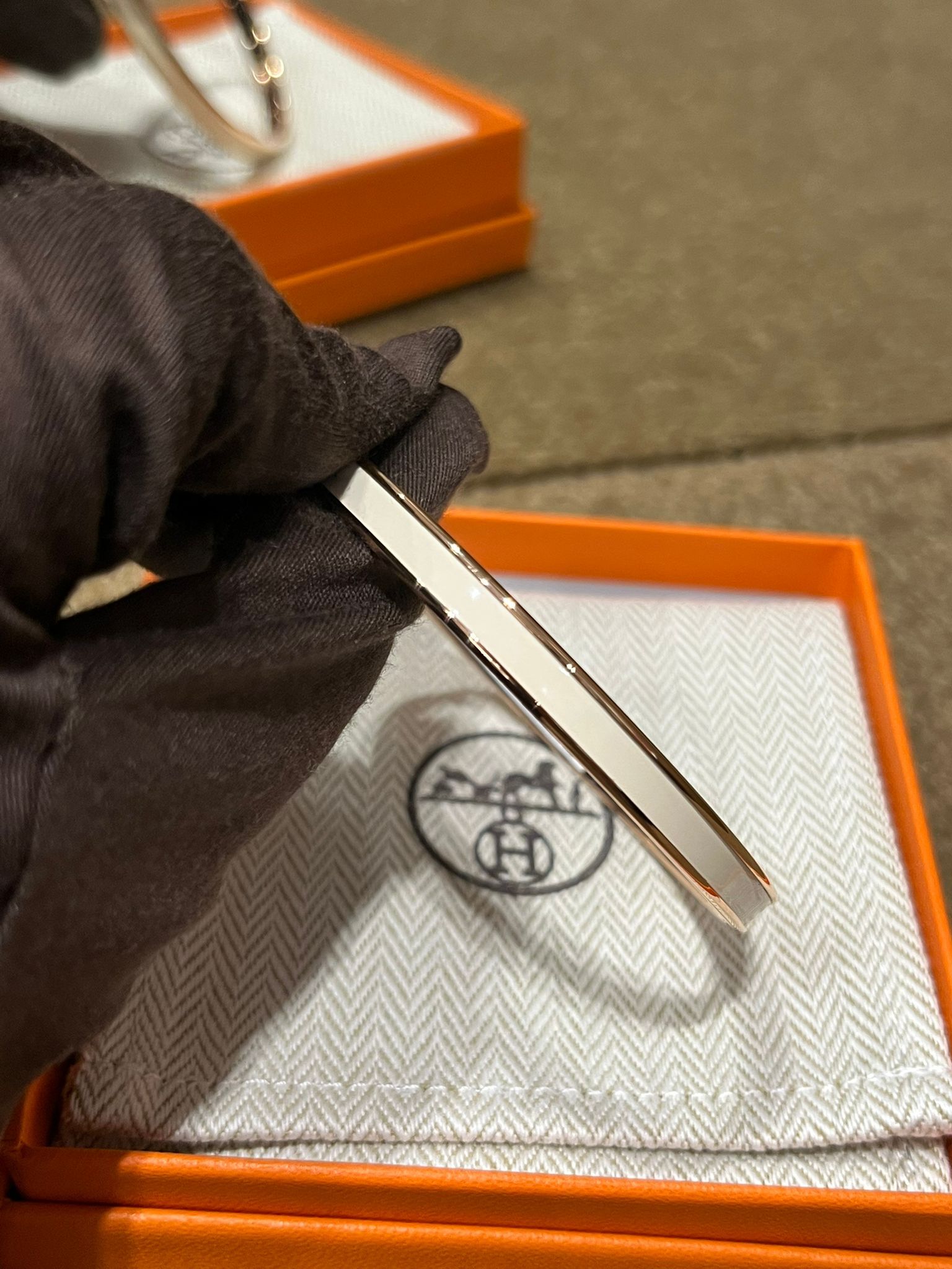 Uni bangle bracelet creme CD size：65