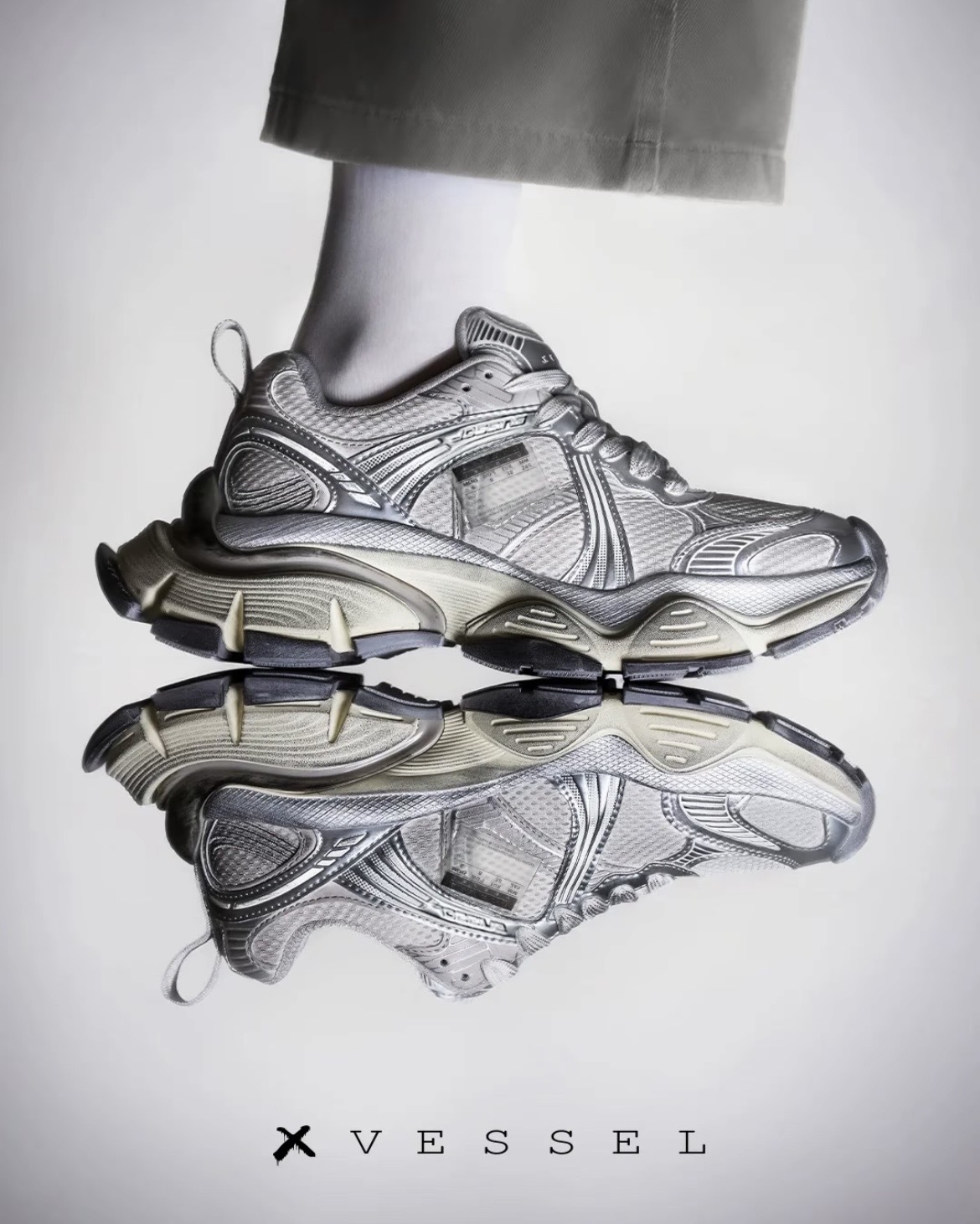 (預訂) xVESSEL Mega Walker 【兩色】