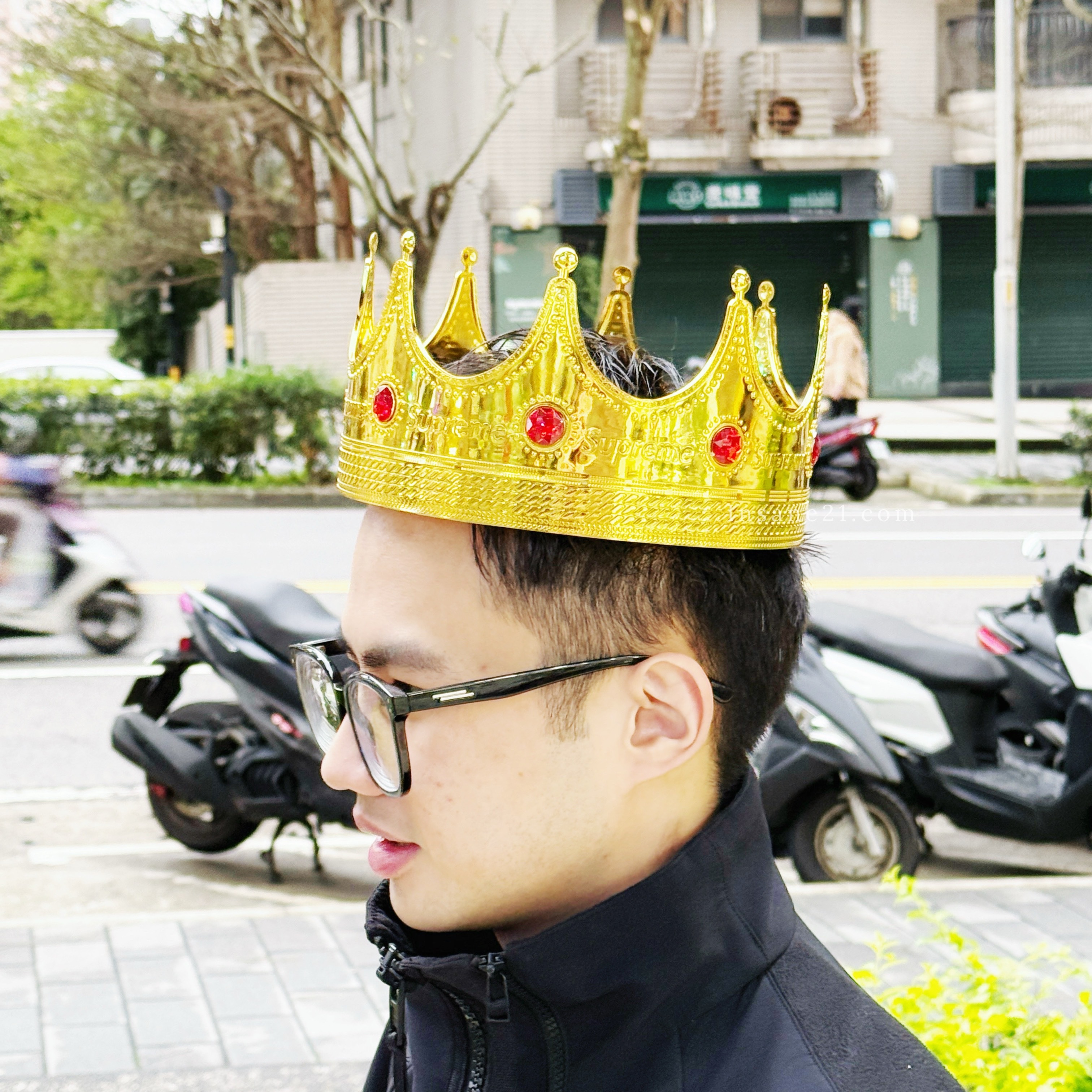 SUPREME 立體皇冠 浮雕LOGO 趣味