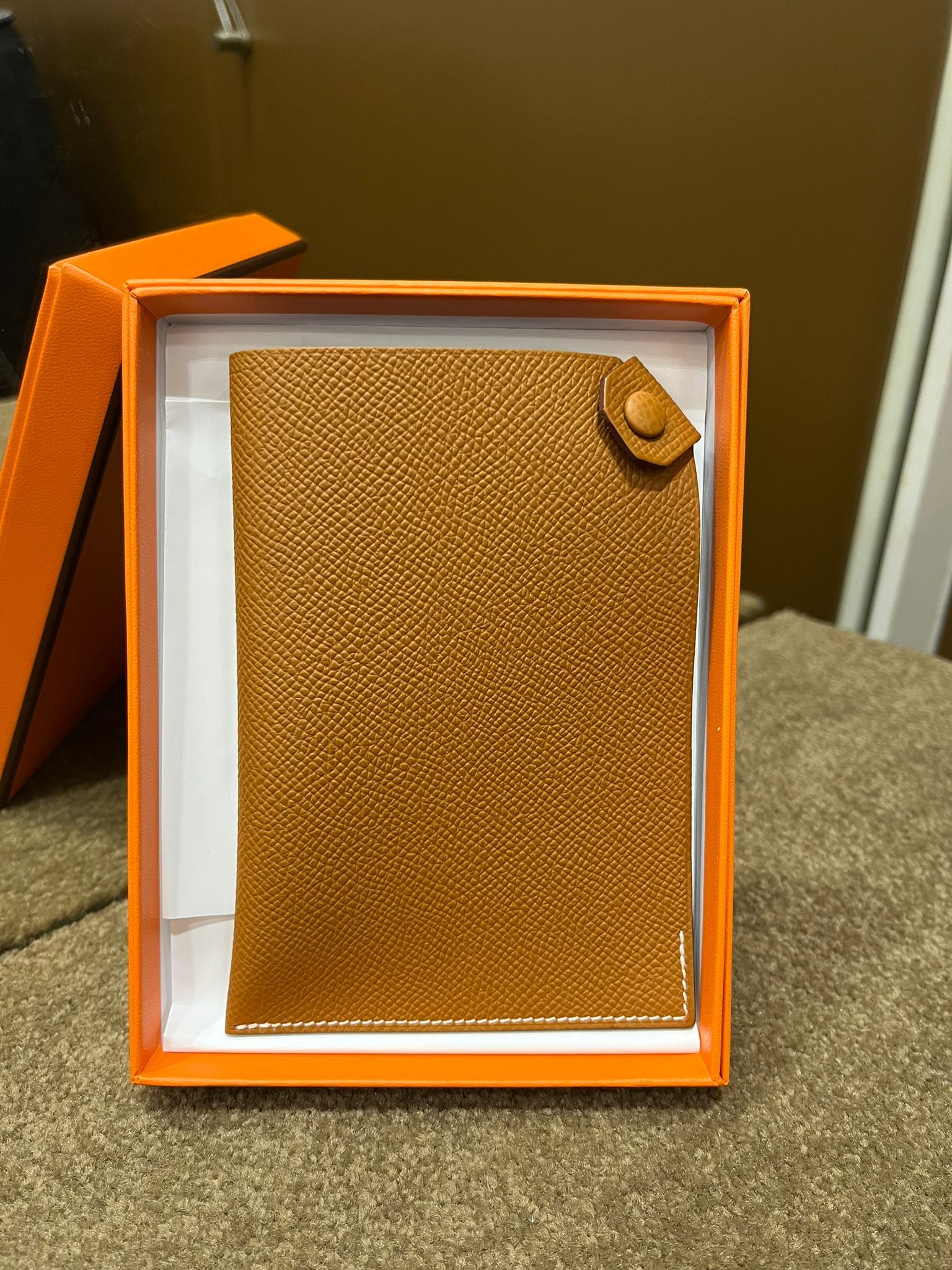 Tarmac passport holder  pm 37 gold epsom