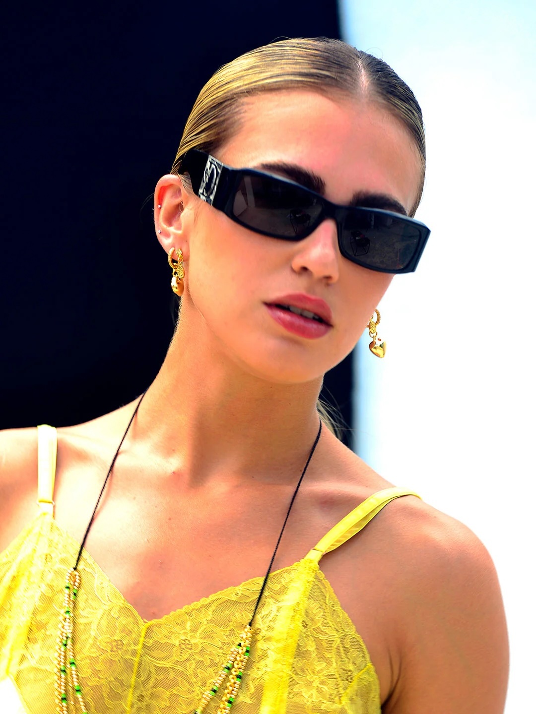 SHIMMER EARRINGS (HEART)｜Venessa Arizaga