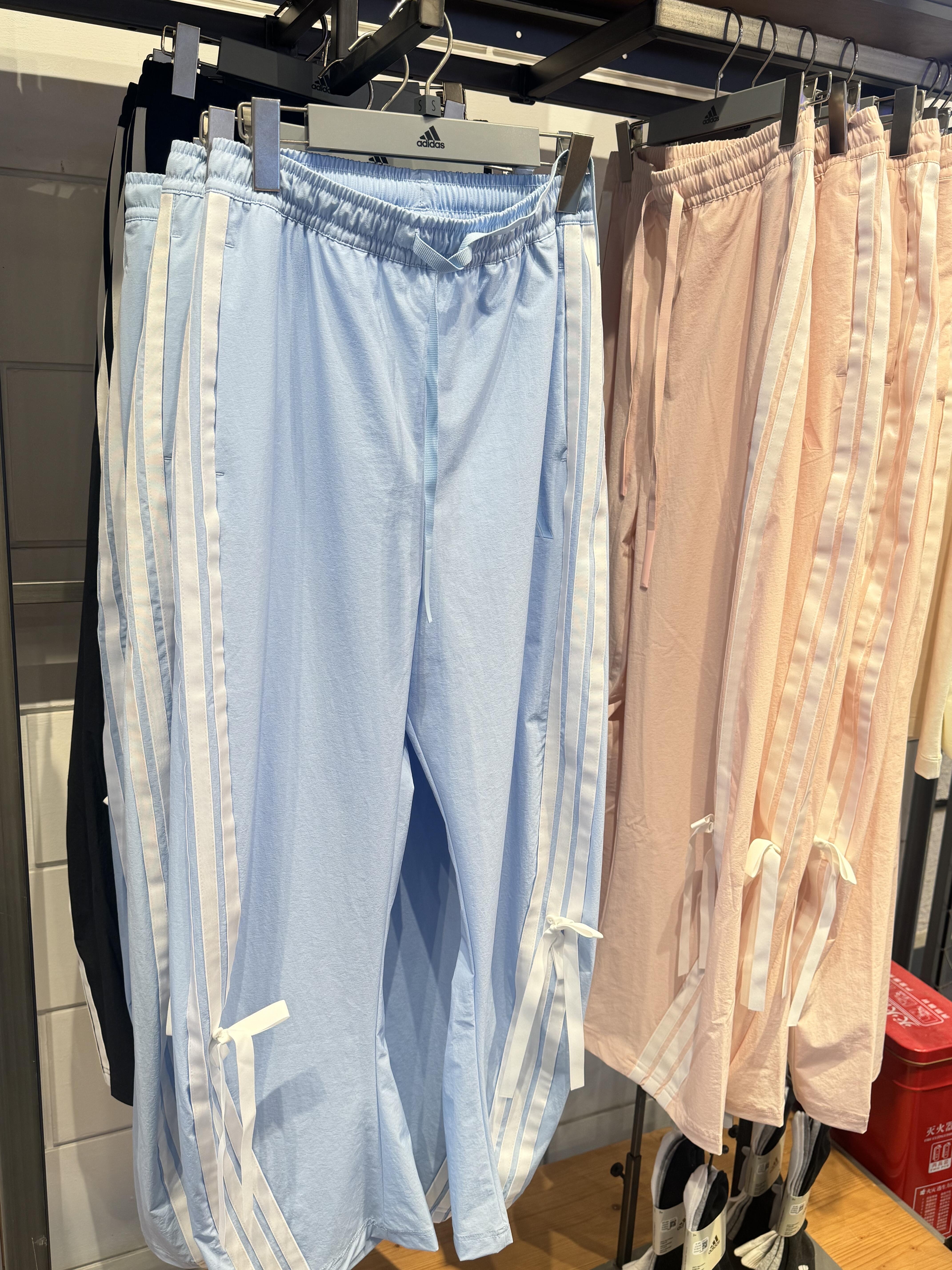 【3/6 - 3/8 週末優惠】Adidas Dance Woven Pnt 可拆式 綁帶 蝴蝶結 寶寶藍 粉 運動 彎刀 長褲 JY7667 KR8706