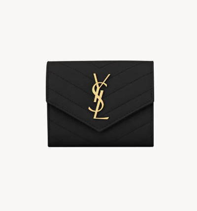 1FF0101-519 [SAINT LAURENT] Cassandre Matelassé Compact Tri Fold Wallet in Grain De Poudre Leather Black (SS26) #403943BOW011000 (W-EU-E)