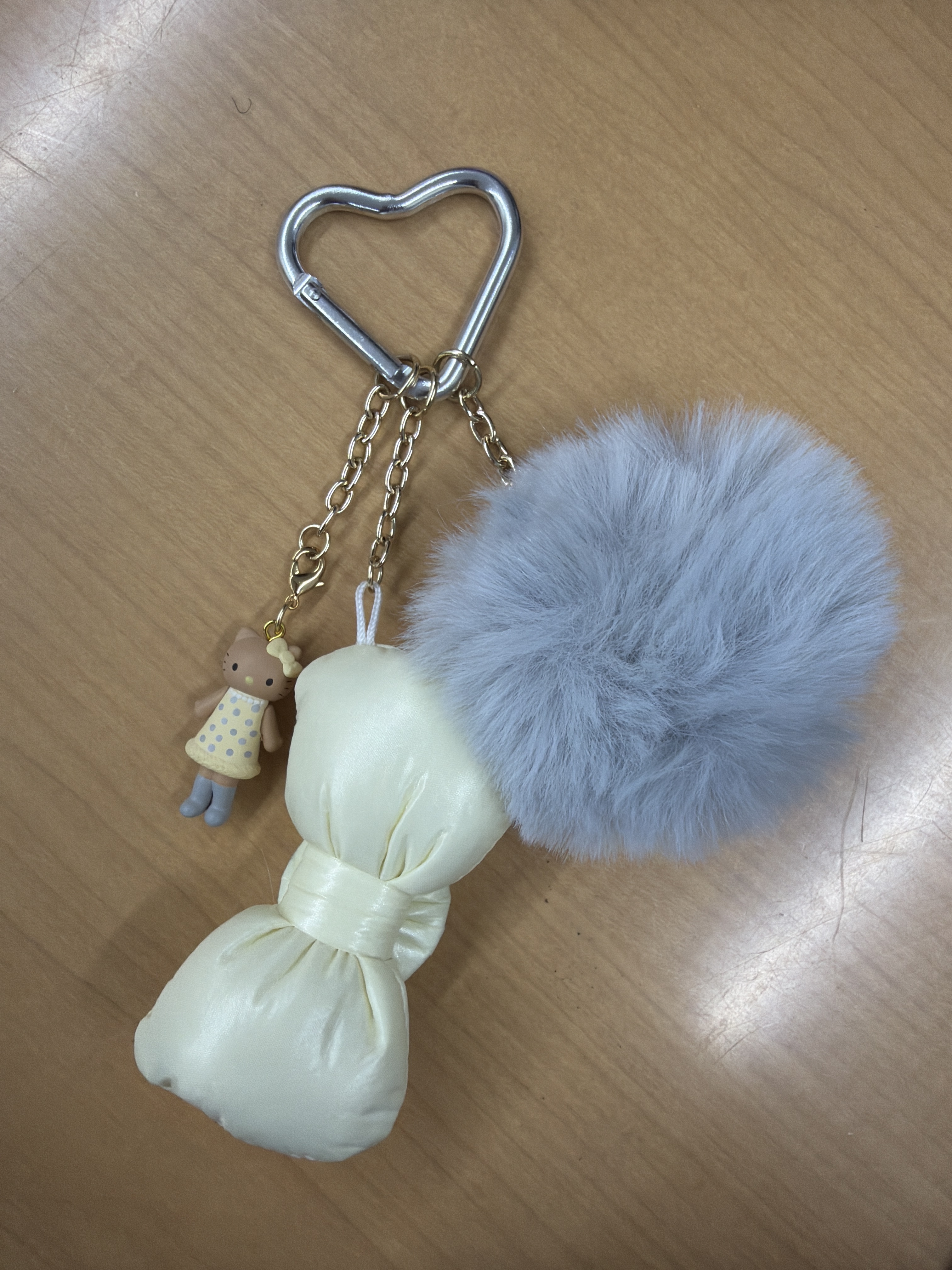 RE02 Hello Kitty 長腿系列 蝴蝶結掛飾(白灰)(4573663687025)