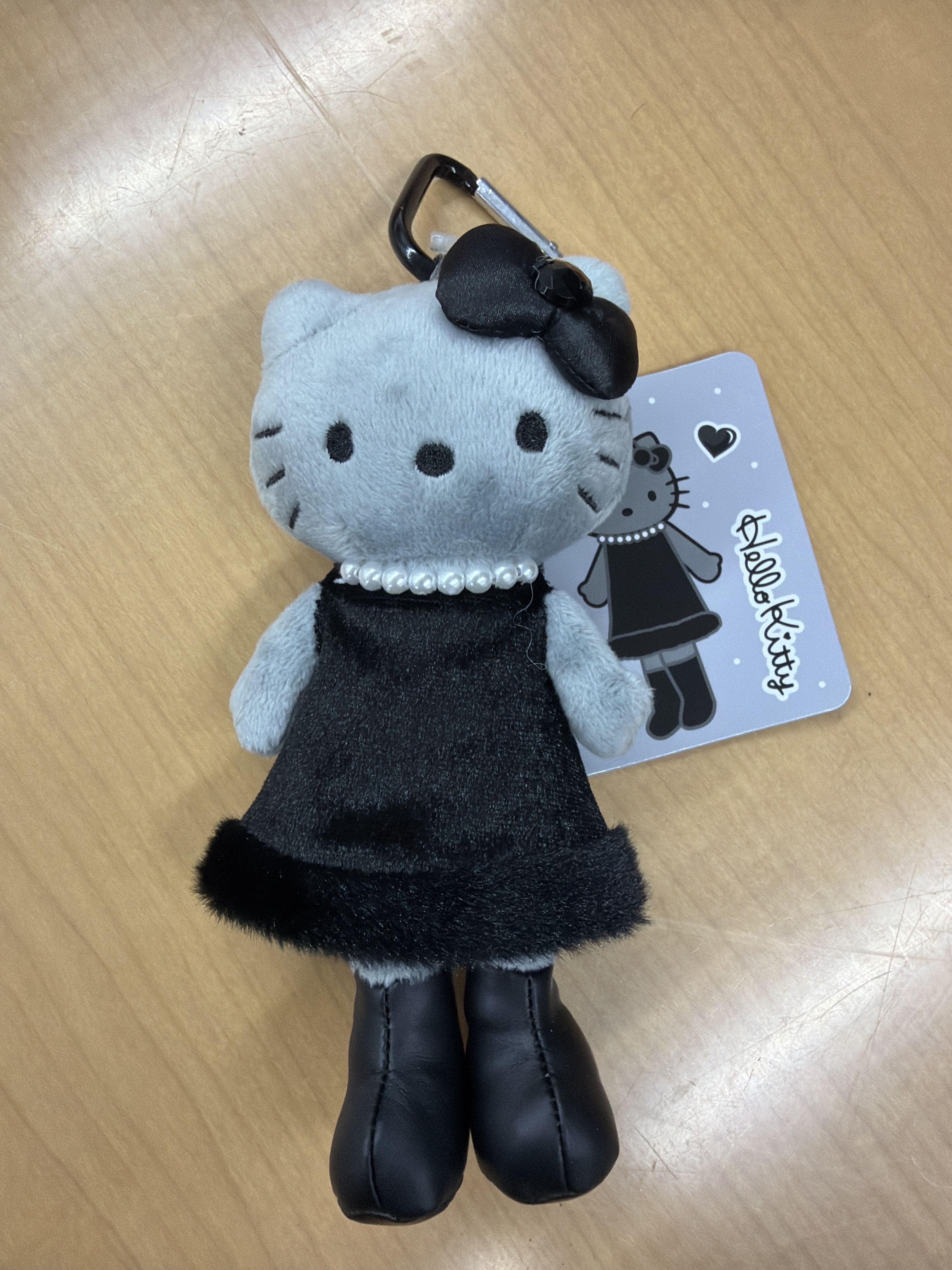 RE14 長腿Hello Kitty吊飾 (灰皮黑裙)(4571542999856)