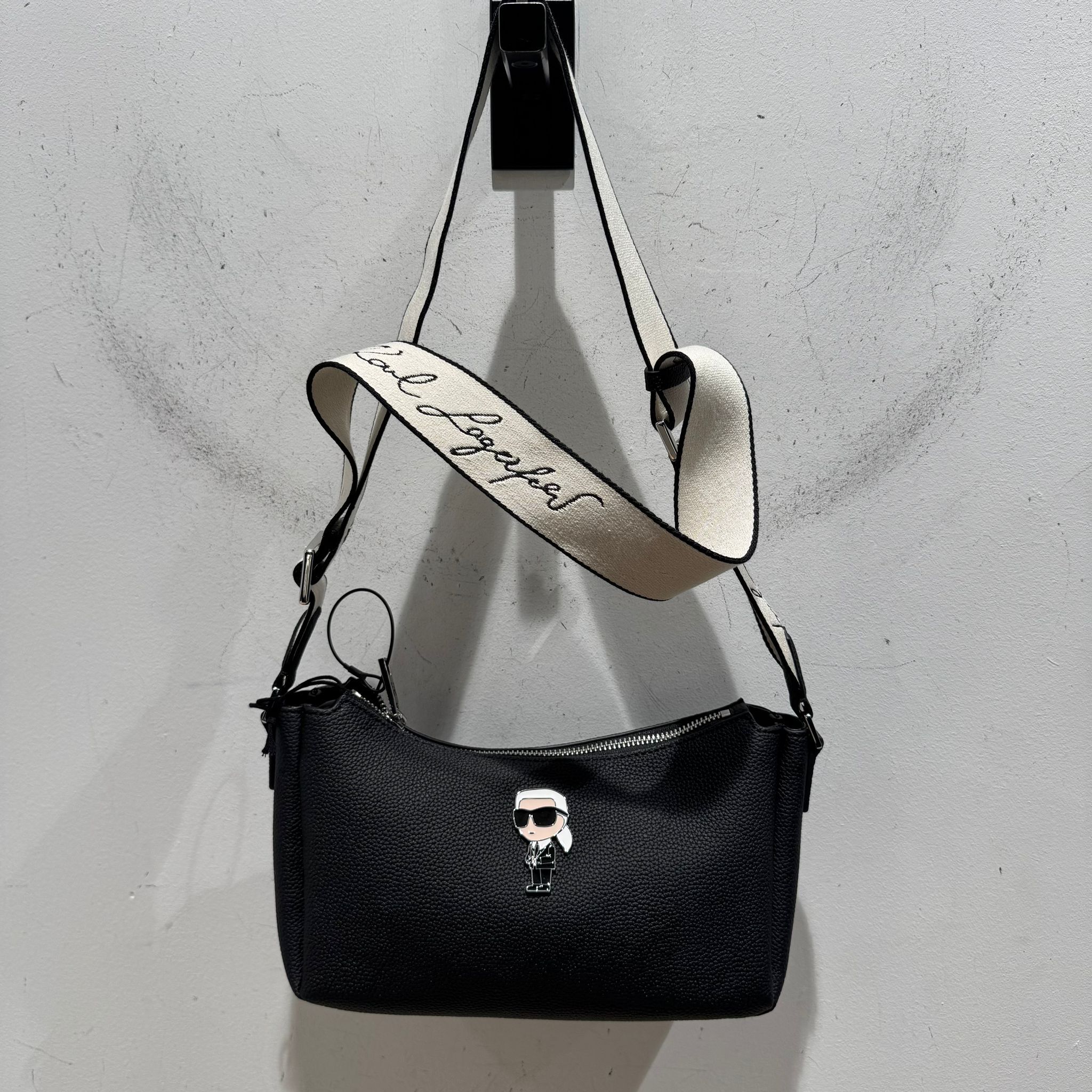 UK-GGG0304-316 (A17)